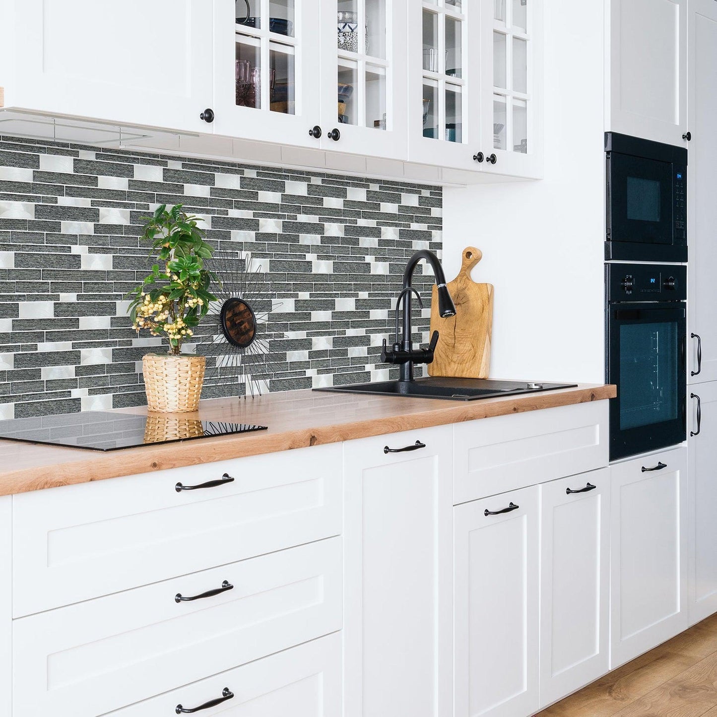 Altair Ardcarn 15 pcs. Linear Black Glass Mosaic Wall Tile