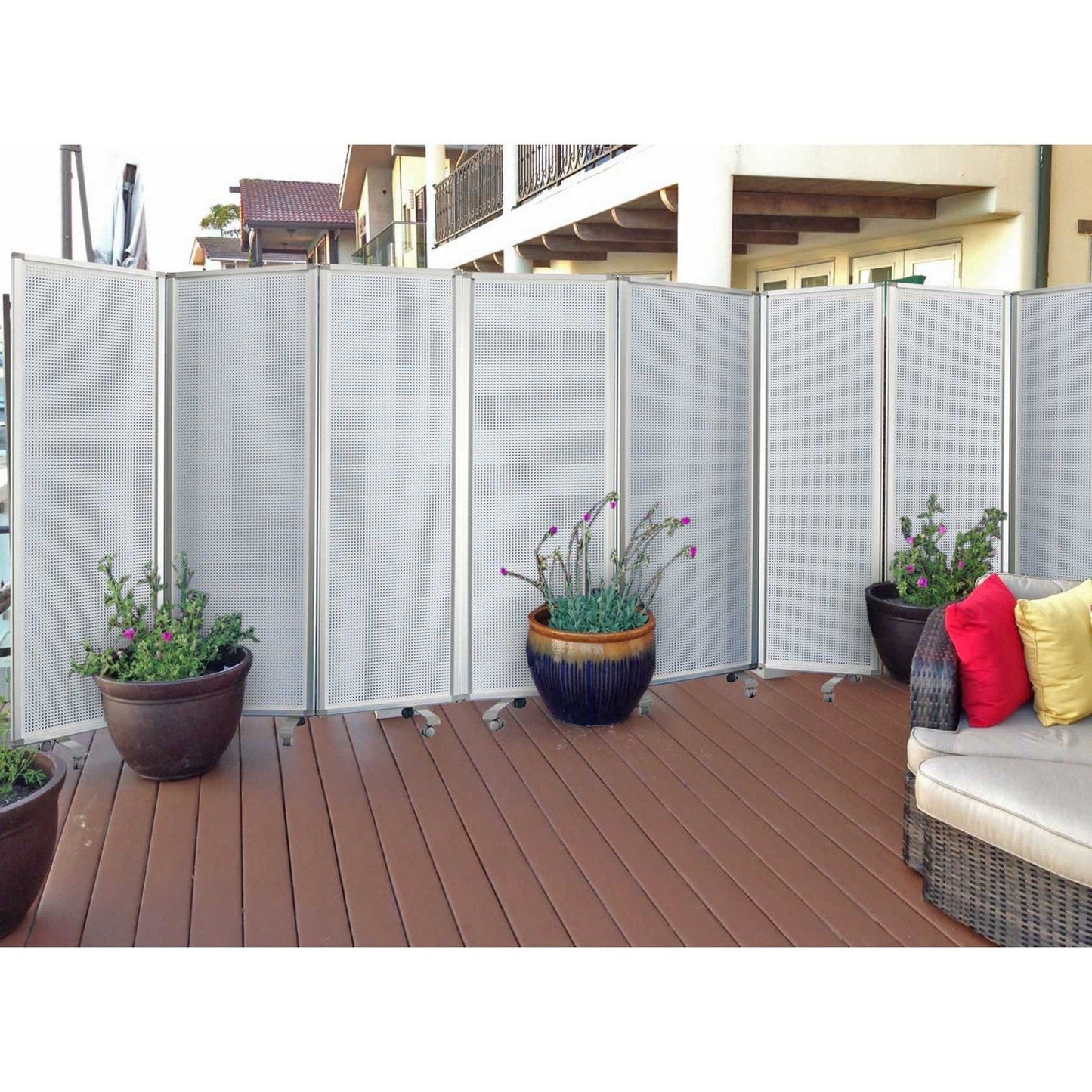 HomeRoots 71" x 1" x 71" Metal And Alloy Screen in White Finish