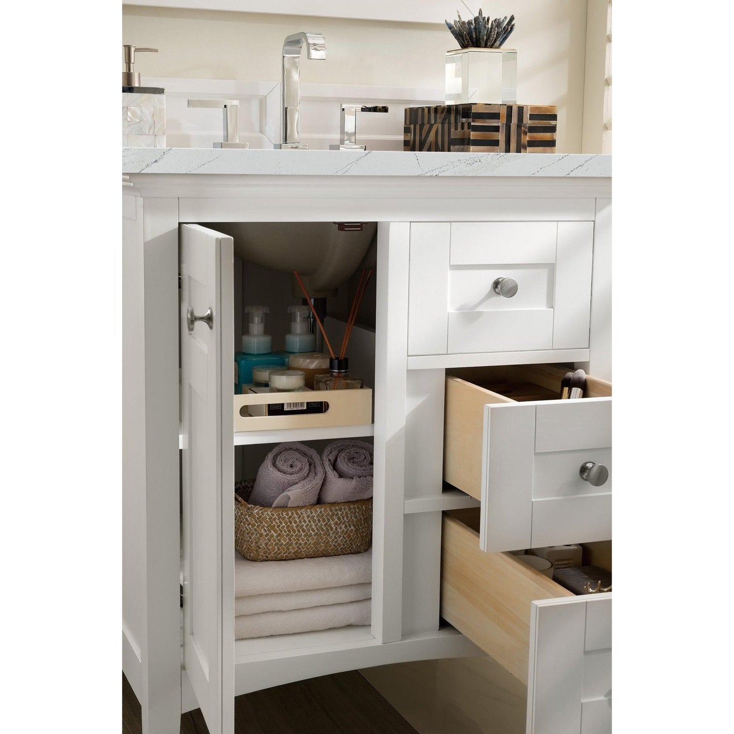 James Martin Vanities Palisades 30" Bright White Single Vanity With 3cm Ethereal Noctis Quartz Top