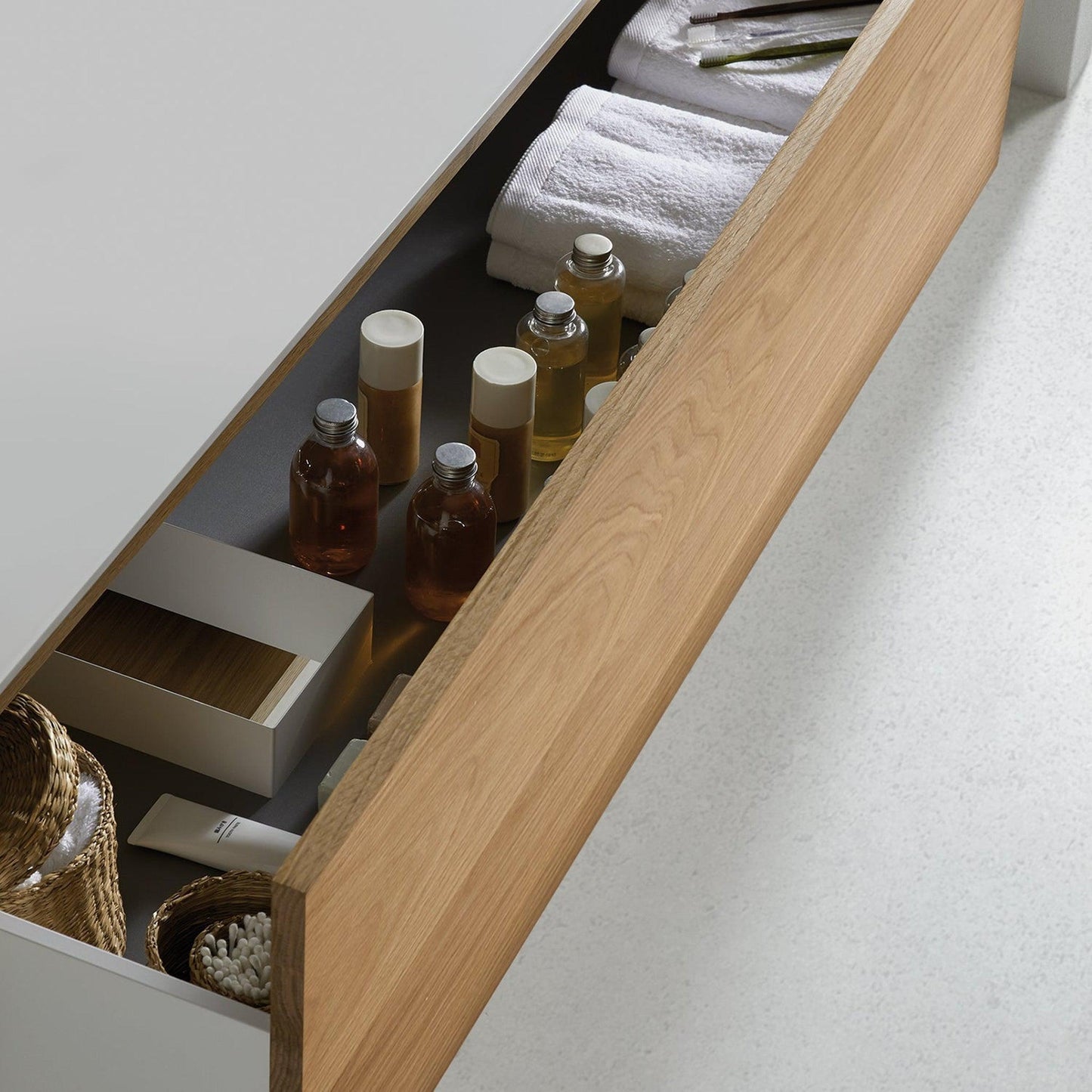 Eviva Prancer 44" x 25" Oak Wall-Mounted Bathroom Vanity With Integrated Solid Surface Sink