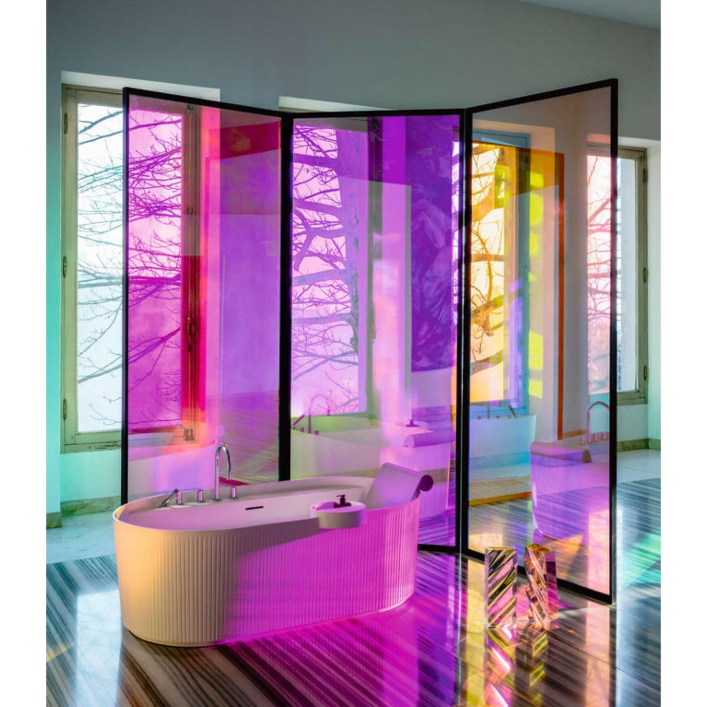 Laufen Sonar 63" x 32" Oval Glossy White Freestanding Bathtub