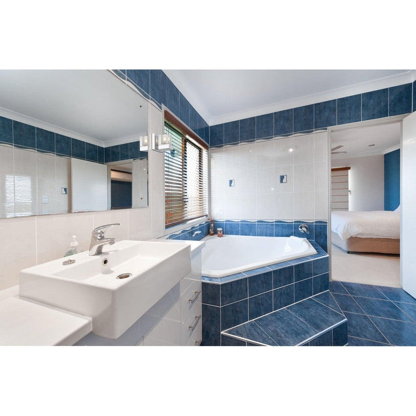 Z-Lite Fallon 6" 1-Light LED Chrome Wall Sconce With Clear and Frosted Crystal Shade