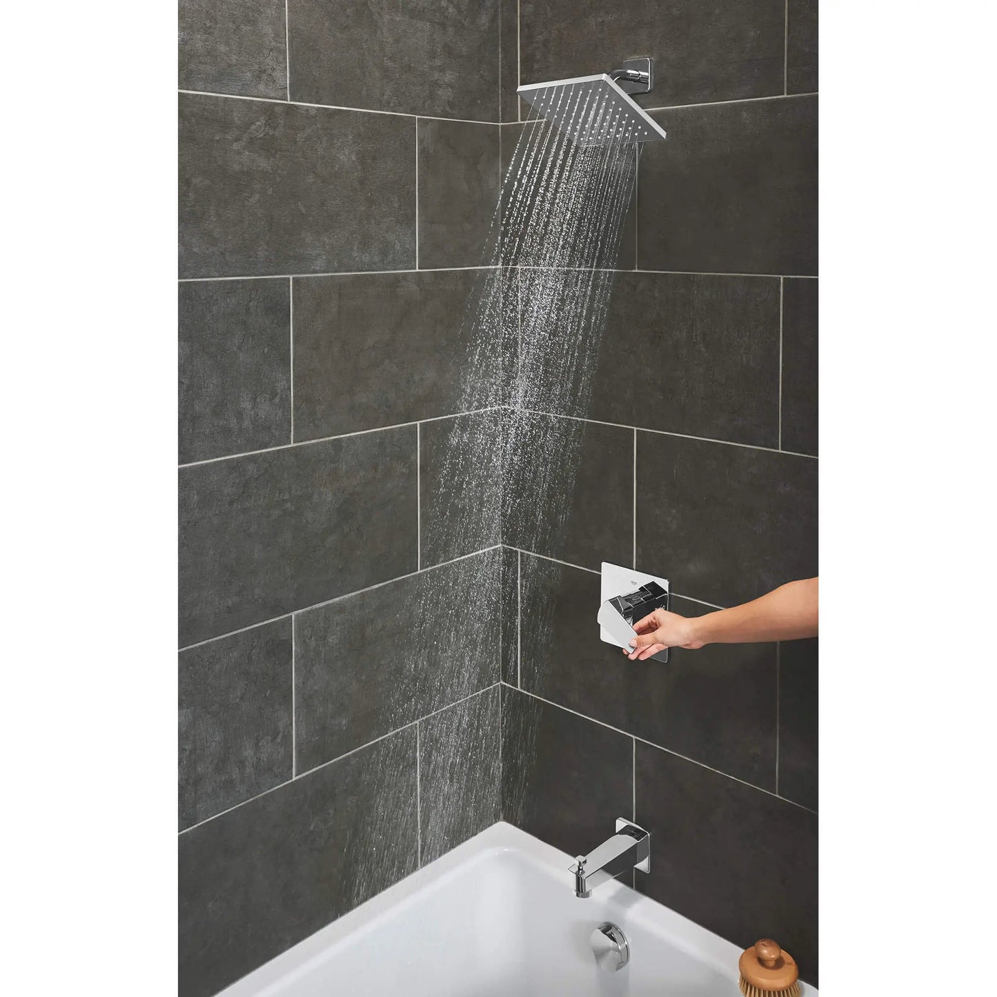 Grohe Tallinn Pressure Balance StarLight Chrome Valve Bathtub/Shower Combo Faucet