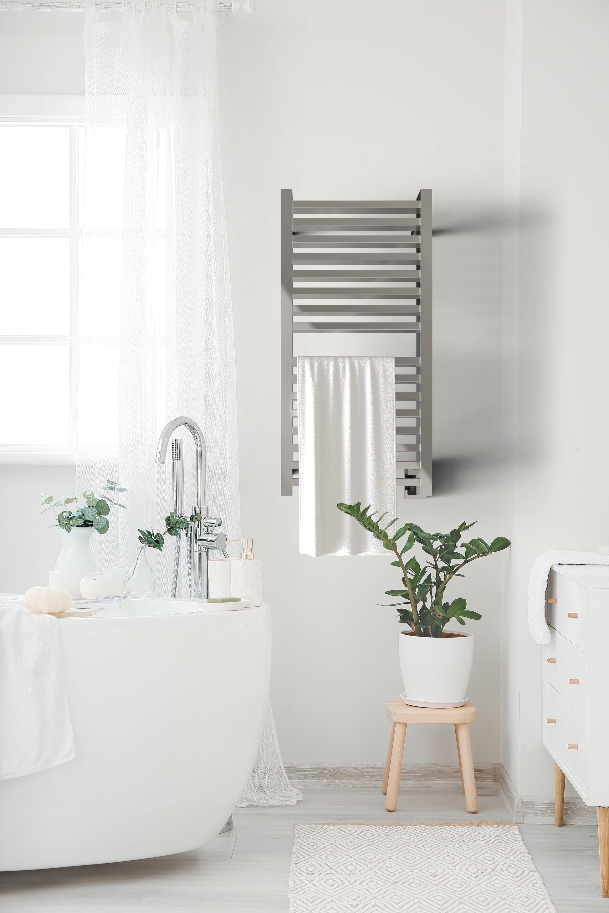 Amba Quadro Q2142 16-Bar Polished Stainless Steel Hardwired Towel Warmer