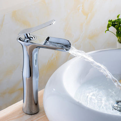 American Imaginations AI-22932 20" White Oval Ceramic Undermount Bathroom Sink Set