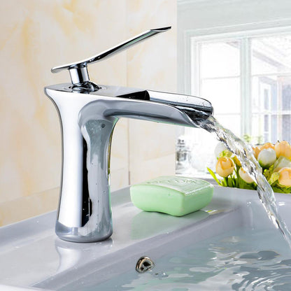 American Imaginations AI-23041 18" White Oval Ceramic Undermount Bathroom Sink Set