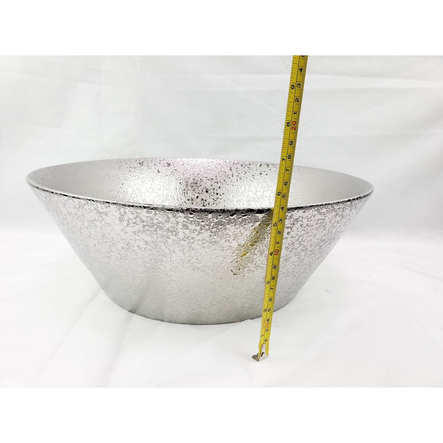 American Imaginations AI-27791 16" Round Enamel Glaze Silver Ceramic Transitional