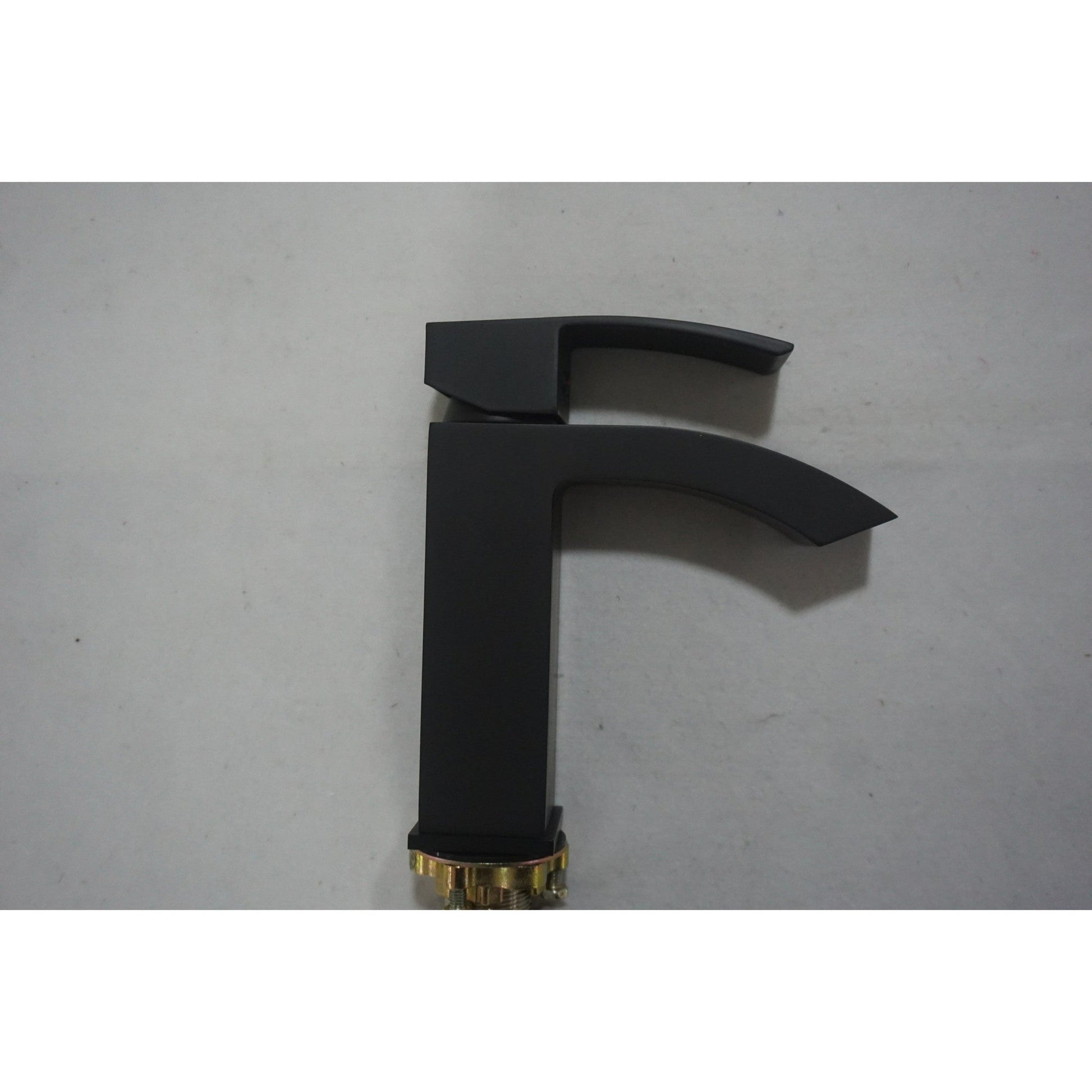 American Imaginations AI-29503 3" Black Unique Lead Free Brass Transitional Bathroom Sink Faucet Set