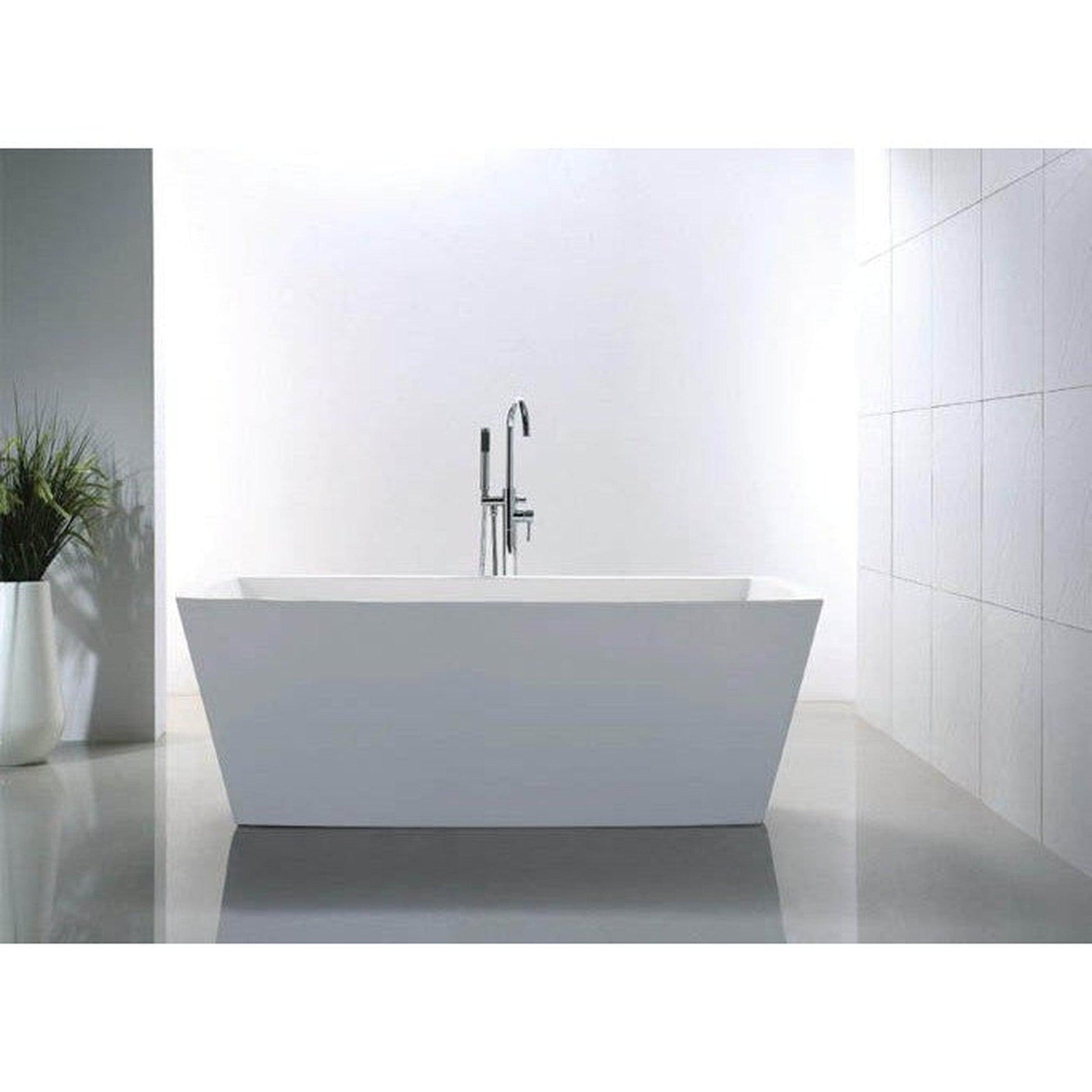 Atlantis Whirlpools Antione 67" x 31" White Freestanding Acrylic Soaker Bathtub