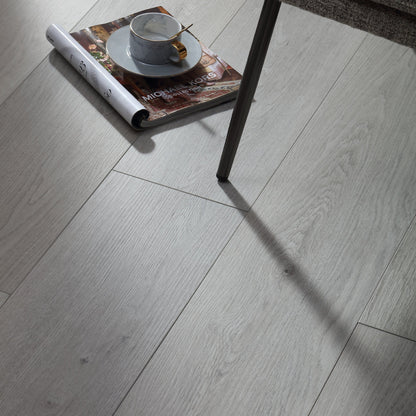 Bathlyn European Oak Collection 60" French Oak Vinyl Flooring (Per Case)