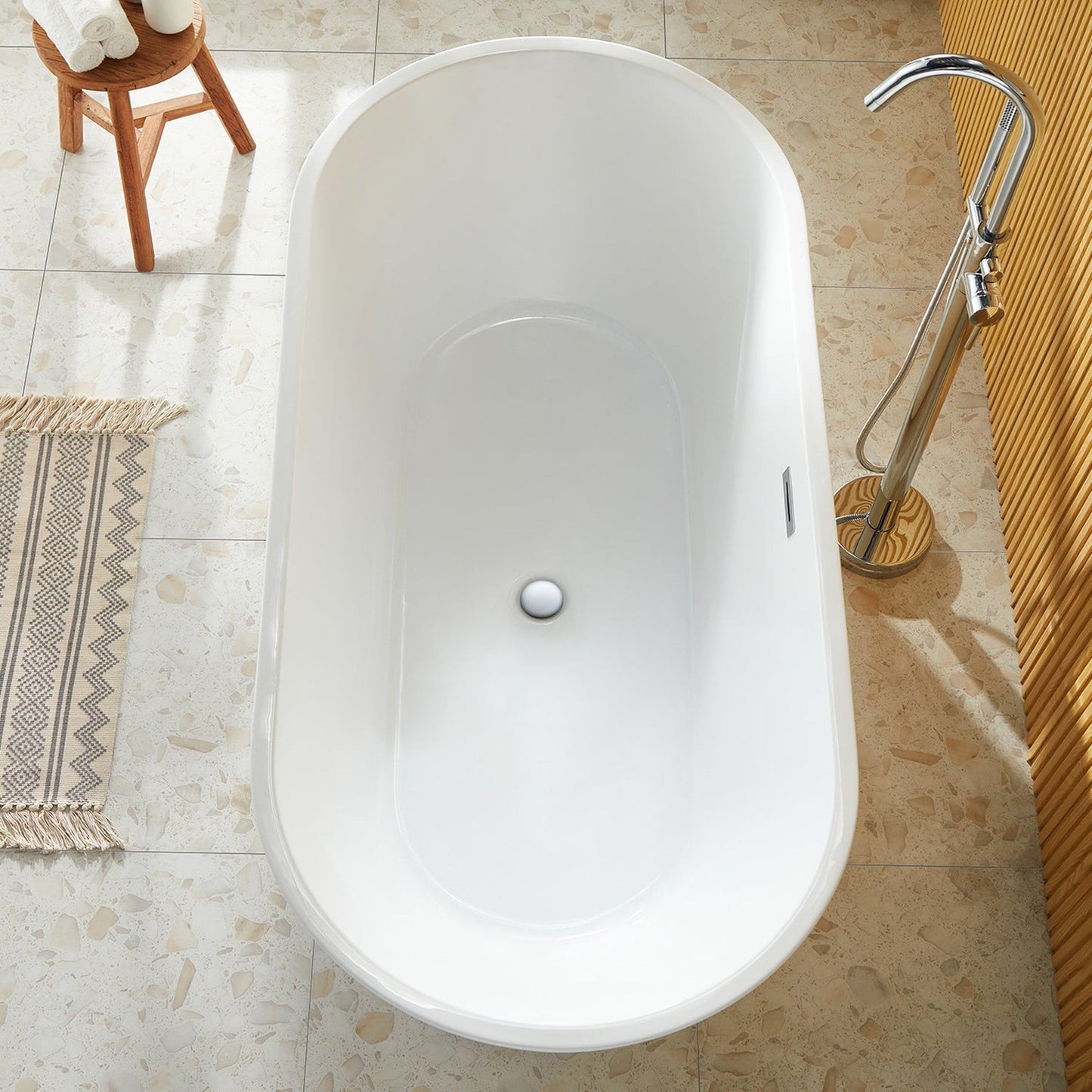 DeerValley Ally 67" x 32" Oval White Freestanding Acrylic Bathtub