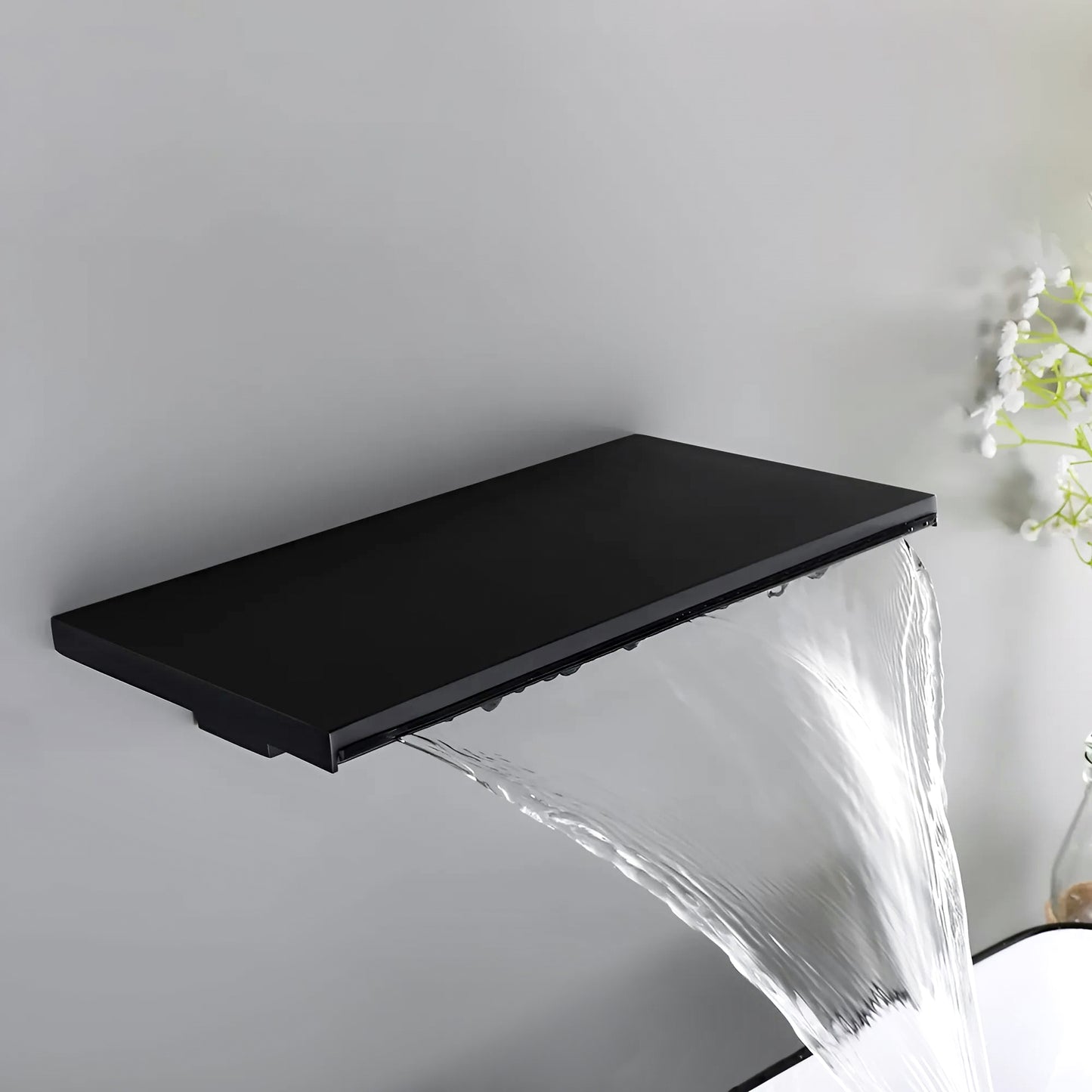 Fontana Loches 1.2 GPM Waterfall Single Knob Touchless Black Faucet