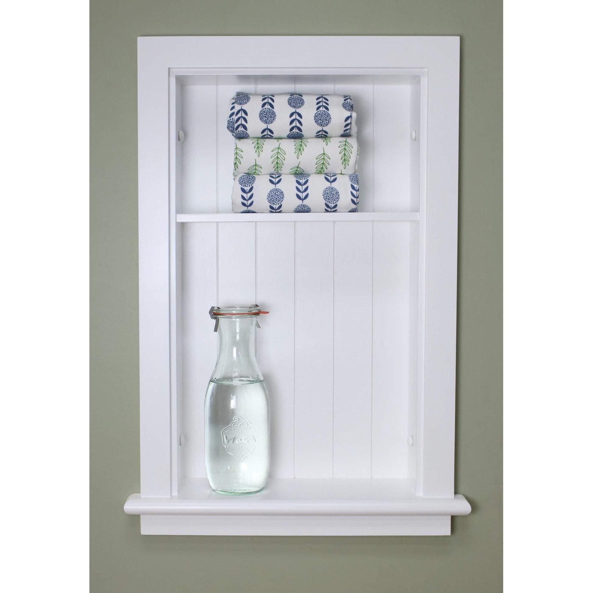 Fox Hollow Furnishings Aiden 14" x 24" White Recessed Wall Niche With Beadboard Back and One Shelf