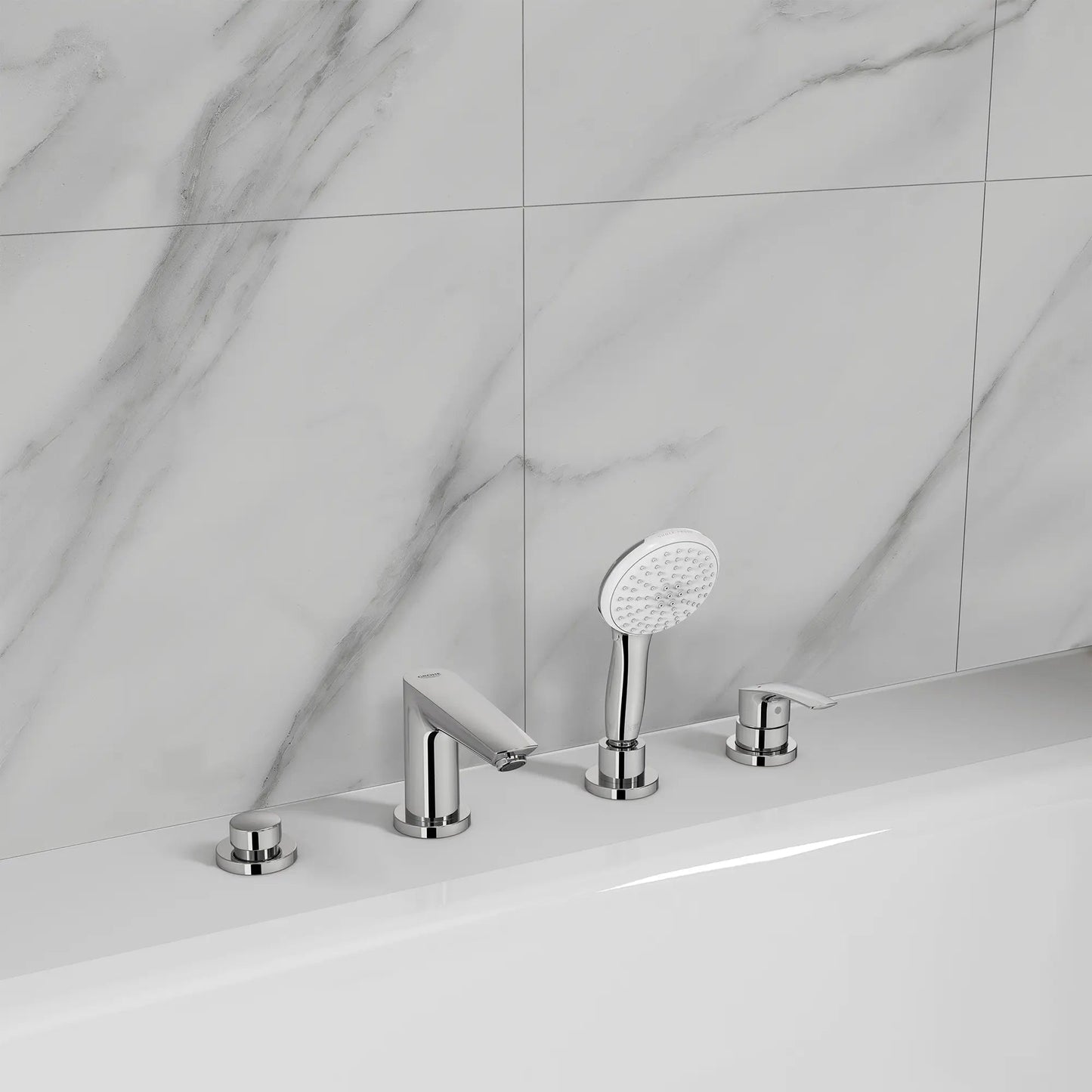 Grohe Eurosmart 4-Hole Single Handle Deck Mount Roman StarLight Chrome Tub Faucet With 1.5 GPM Hand Shower