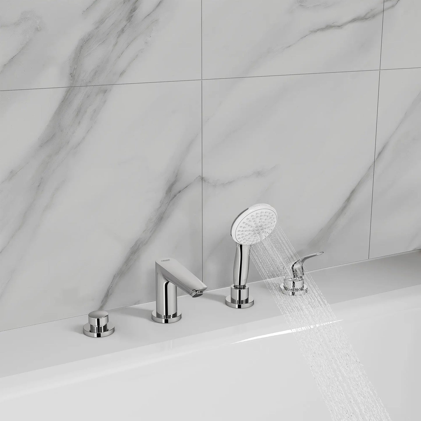 Grohe Eurosmart 4-Hole Single Handle Deck Mount Roman StarLight Chrome Tub Faucet With 1.5 GPM Hand Shower