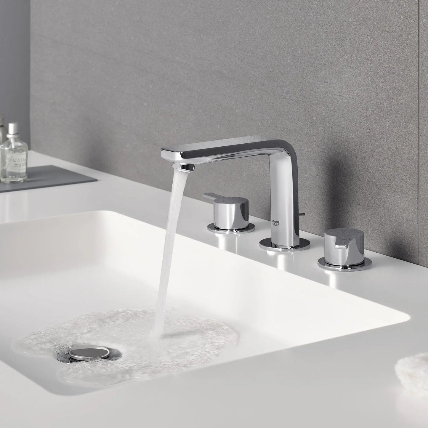 Grohe Lineare™ 2057800A 8" Two-Handle 1.2 GPM StarLight Chrome Widespread Faucet