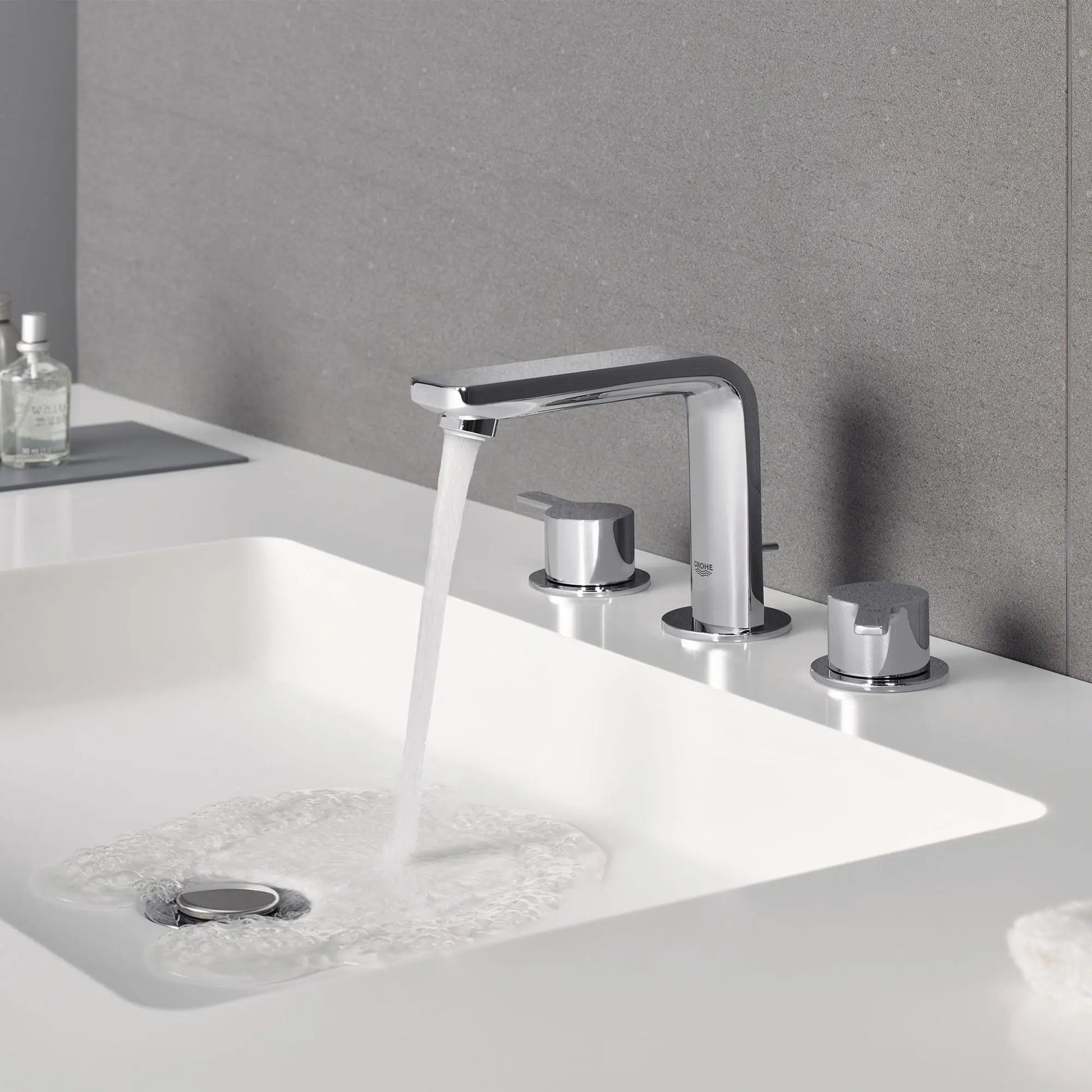 Grohe Lineare™ 2057800A 8" Two-Handle 1.2 GPM StarLight Chrome Widespread Faucet