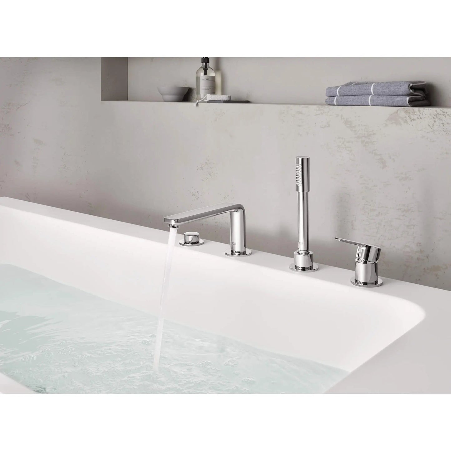 Grohe Lineare™ 4-Hole Single-Handle Deck Mount StarLight Chrome Roman Tub Faucet With 1.75 GPM Hand Shower