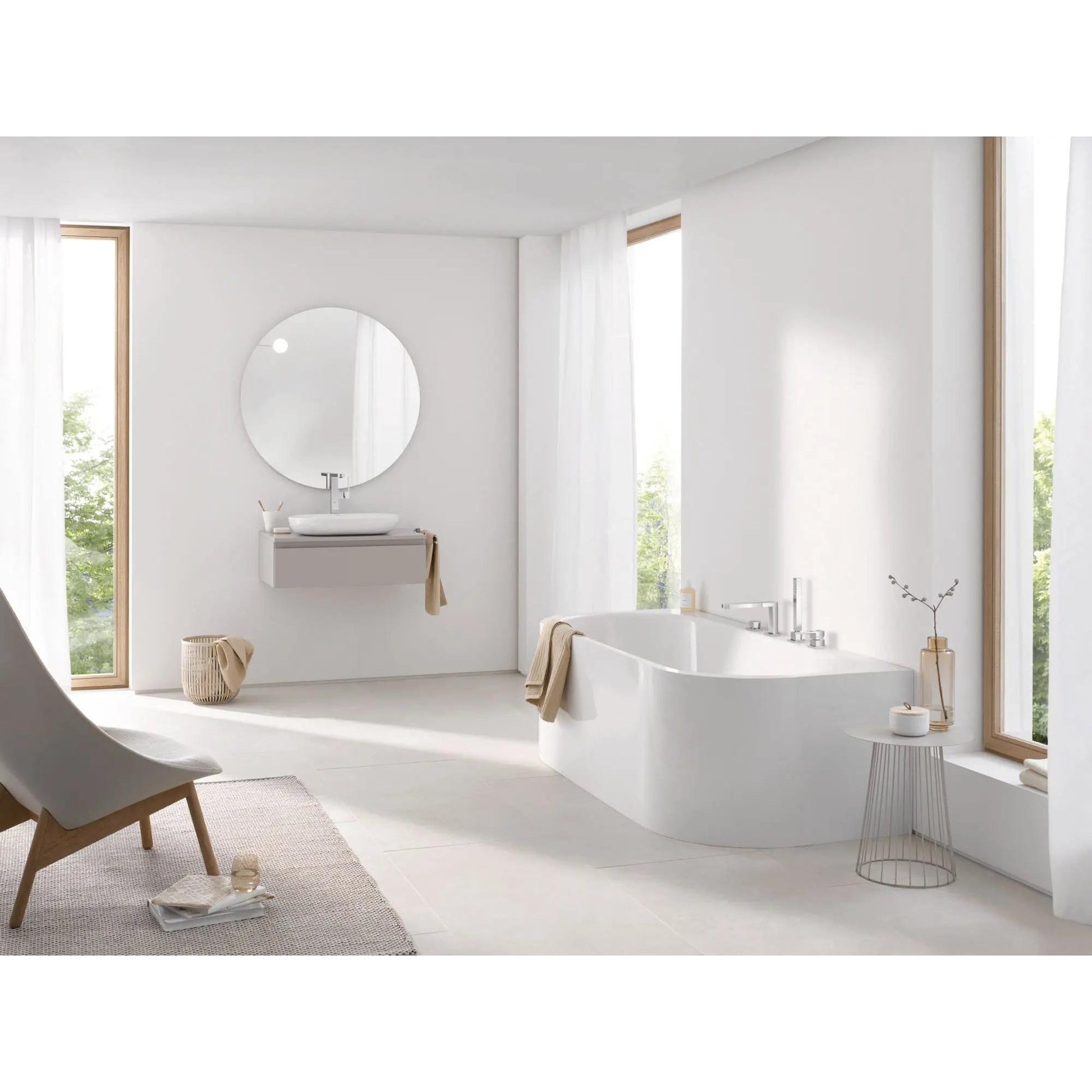 Grohe Plus StarLight Chrome 4-Hole Single-Handle Deck Mount Roman Tub Faucet With 1.75 GPM Hand Shower