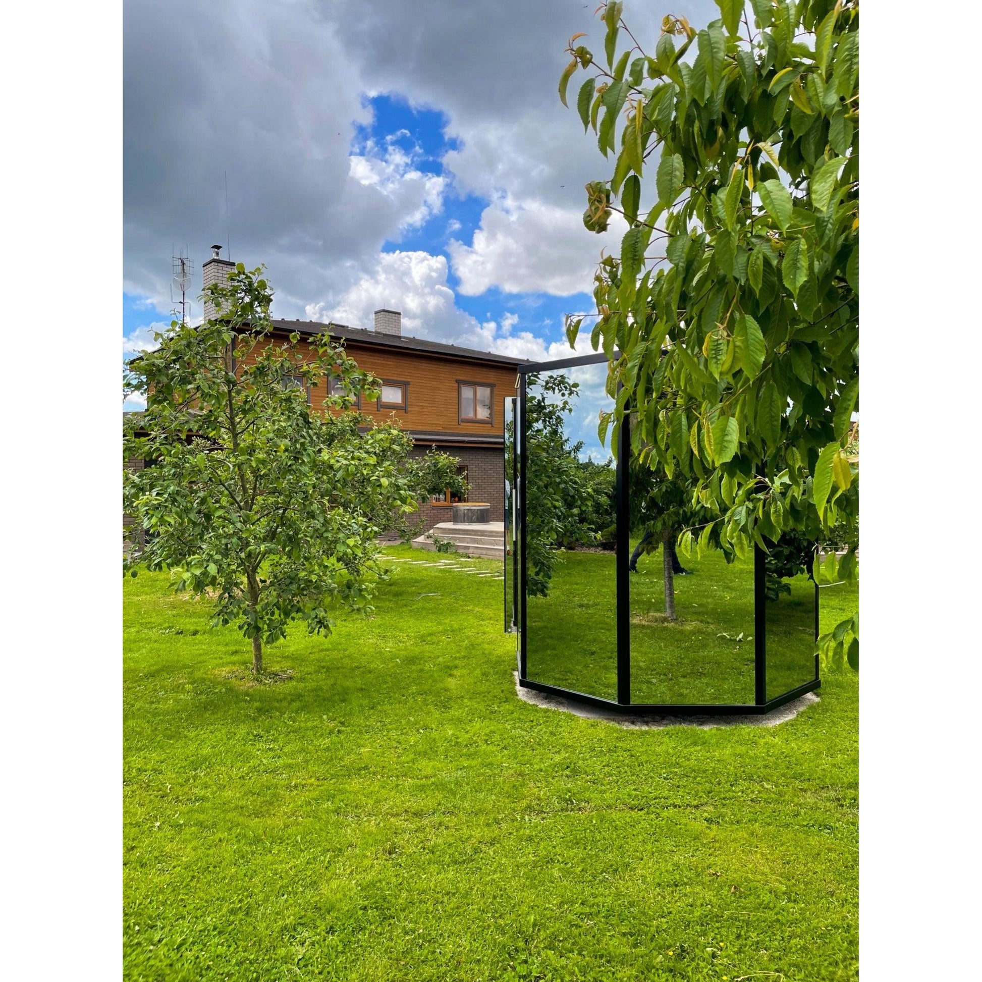Haljas Houses Hele Glass Single Standard 4-Person Outdoor Sauna House With Standard Ceiling & Thermo-Alder Wood
