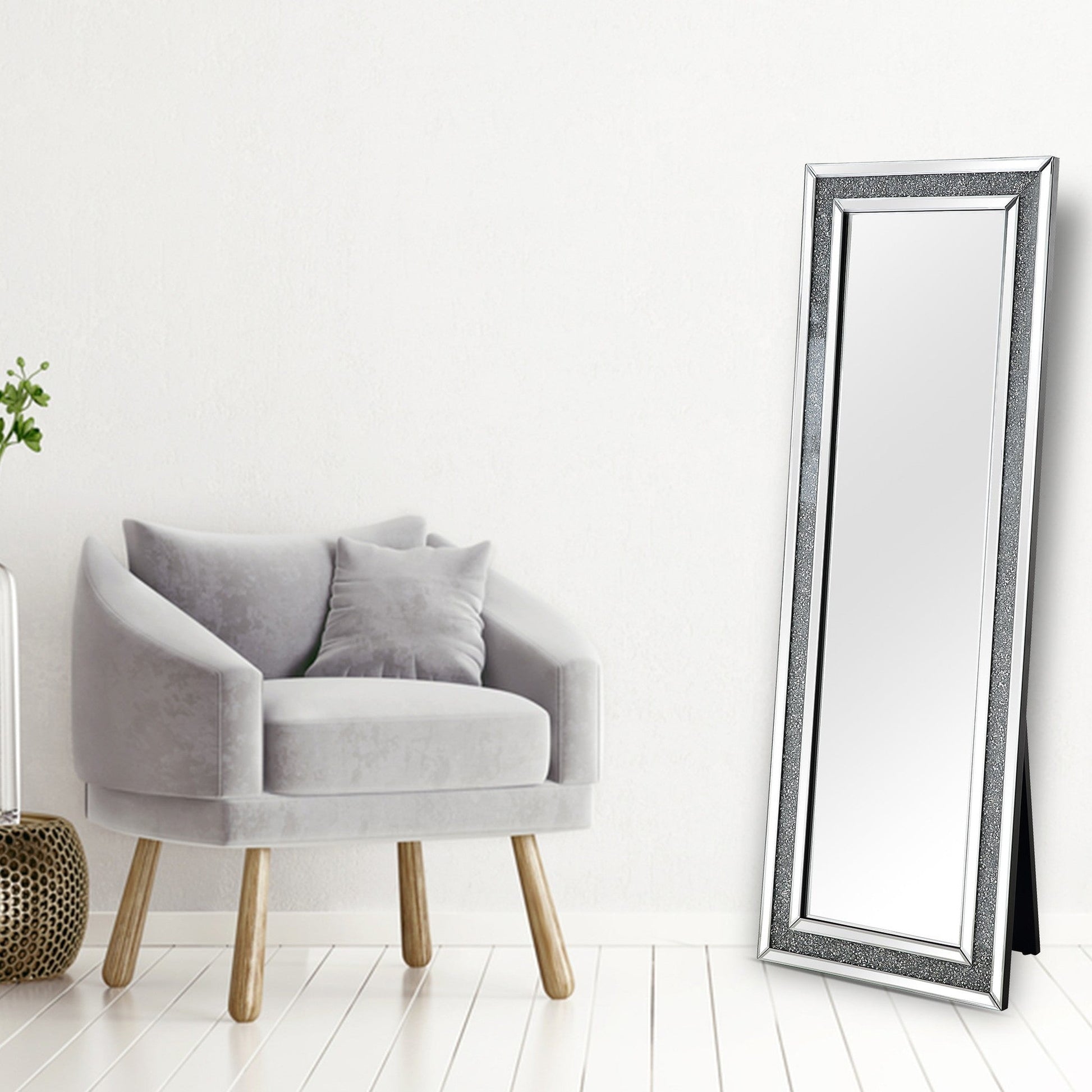 HomeRoots Encrusted Crystal Mirror