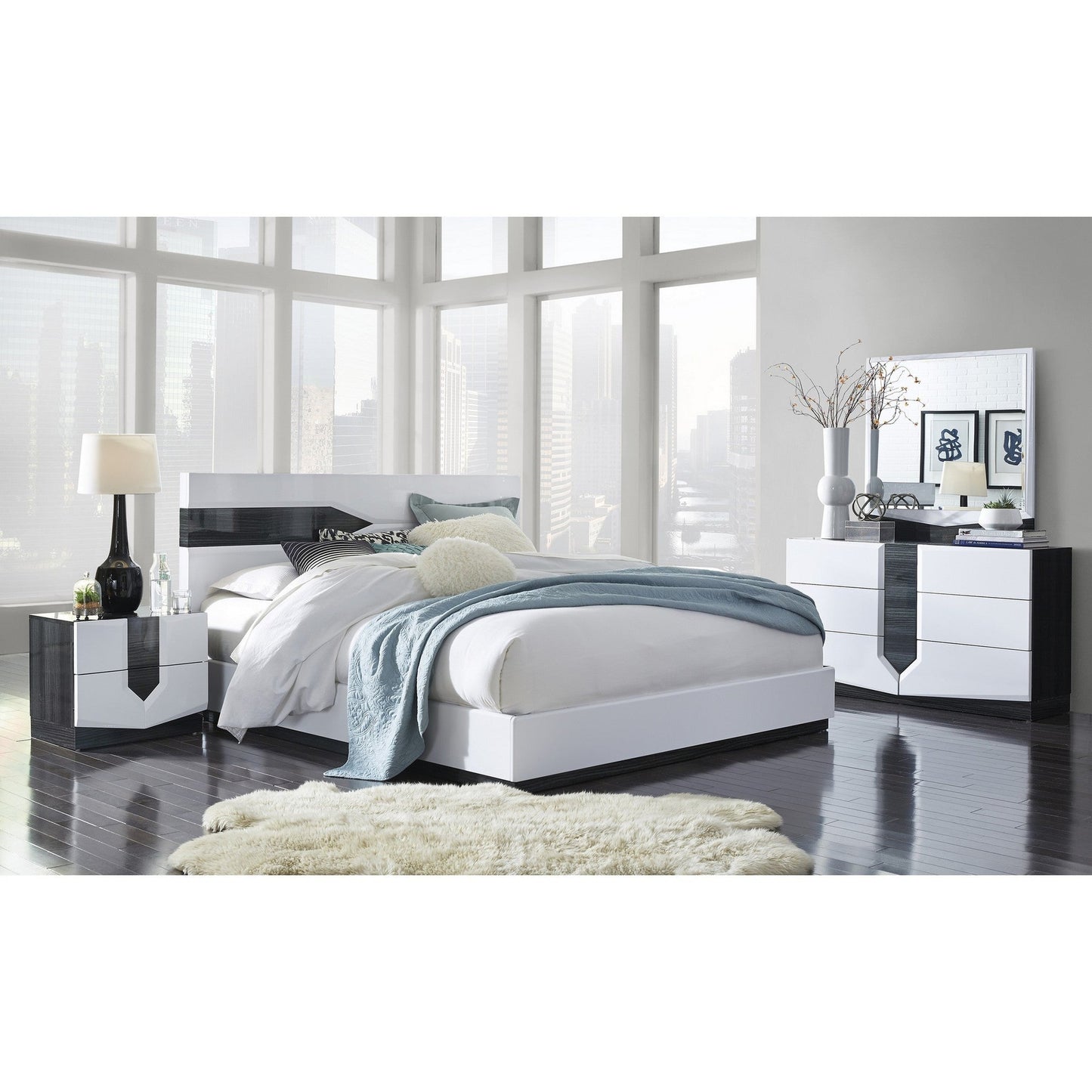 HomeRoots White and Grey Chest With 5 Drawer