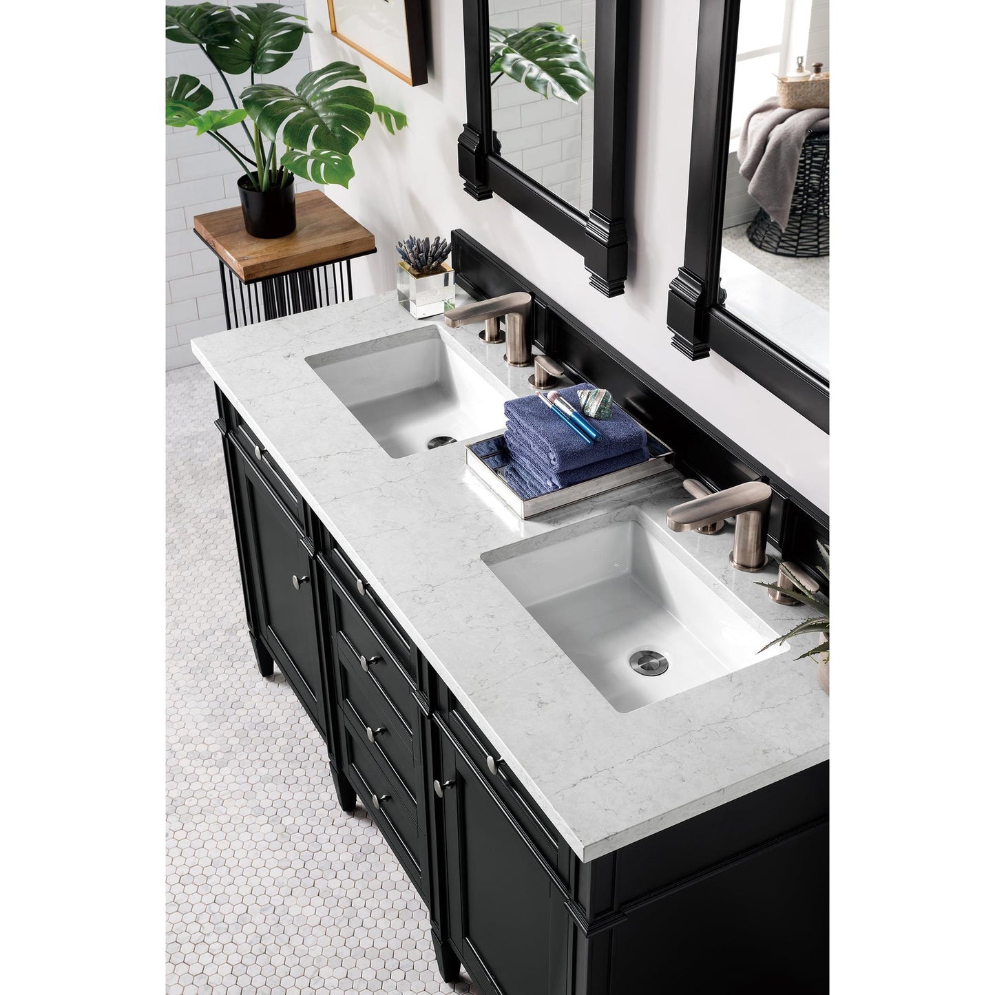 James Martin Vanities Brittany 60" Black Onyx Double Vanity With 3 cm Eternal Jasmine Pearl Silestone Top and FreePower Wireless Charger
