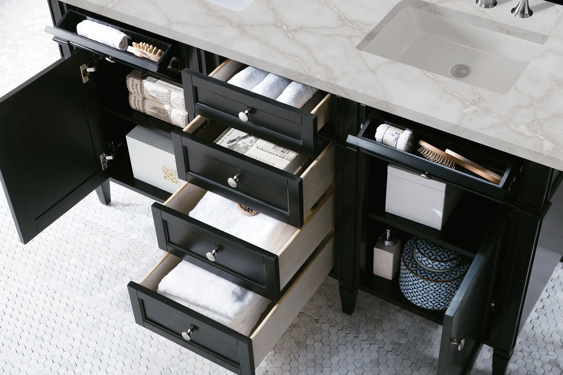 James Martin Vanities Brittany 60" Black Onyx Double Vanity With 3 cm Victorian Silver Silestone Top and FreePower Wireless Charger