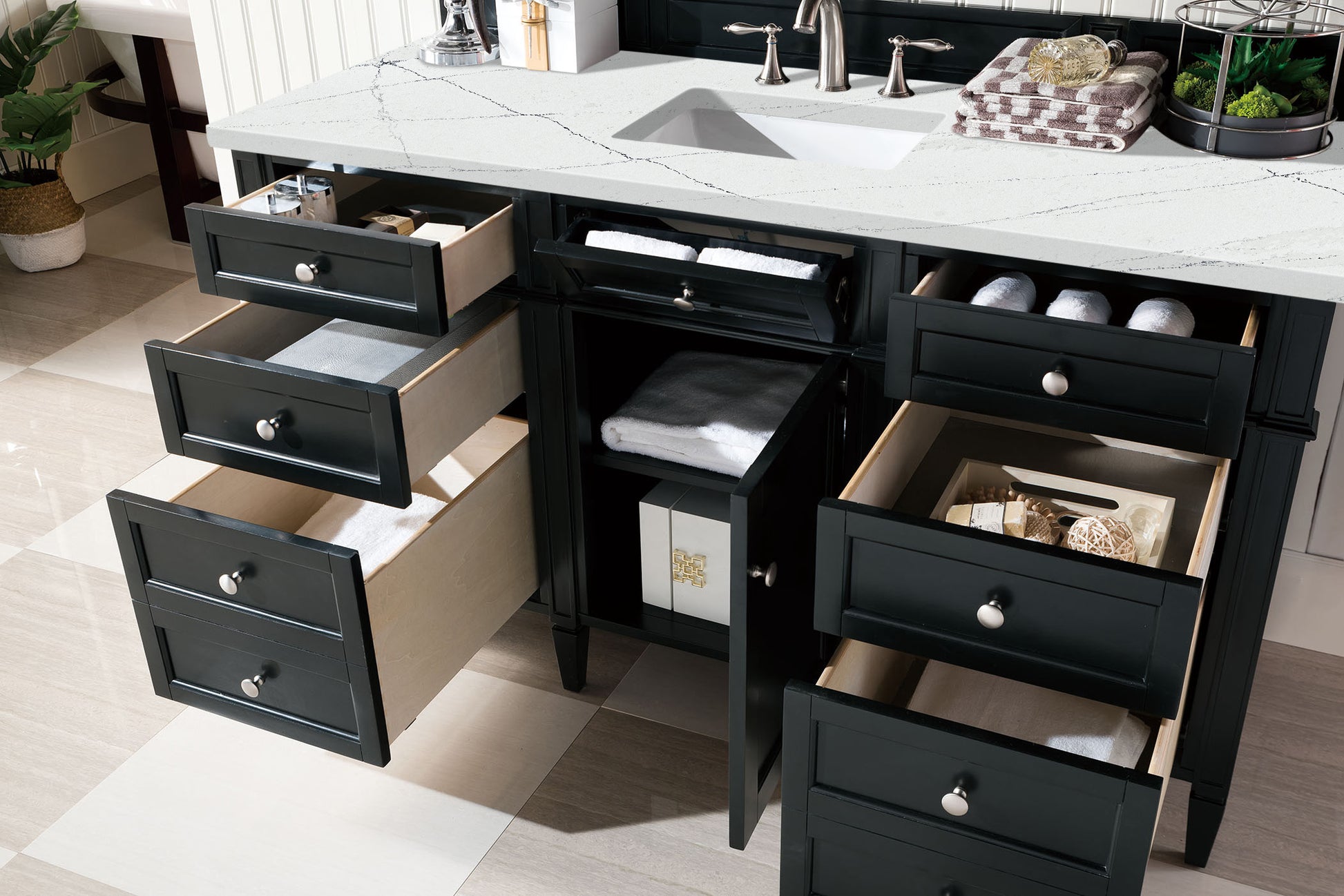 James Martin Vanities Brittany 60" Black Onyx Single Vanity With 3 cm Ethereal Noctis Silestone Top and FreePower Wireless Charger