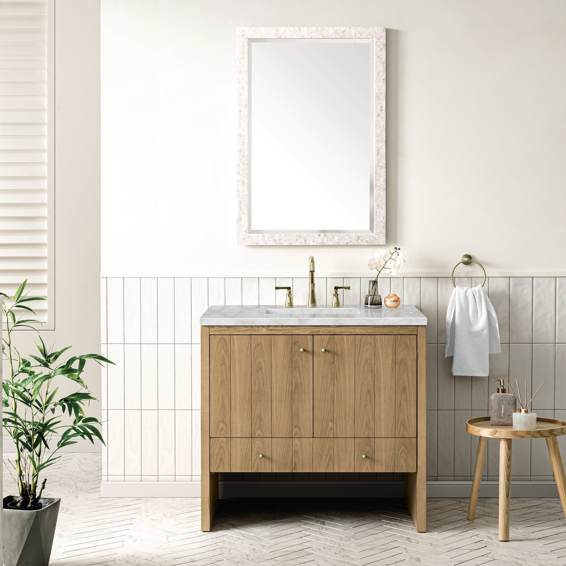 James Martin Vanities Hudson 36" Light Natural Oak Single Vanity With 3 cm Victorian Silver Top