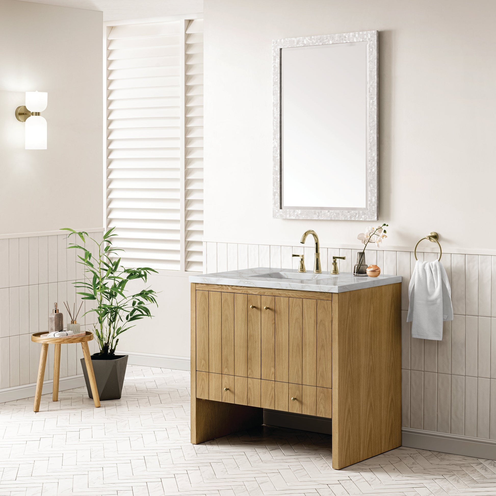 James Martin Vanities Hudson 36" Light Natural Oak Single Vanity With 3 cm Victorian Silver Top