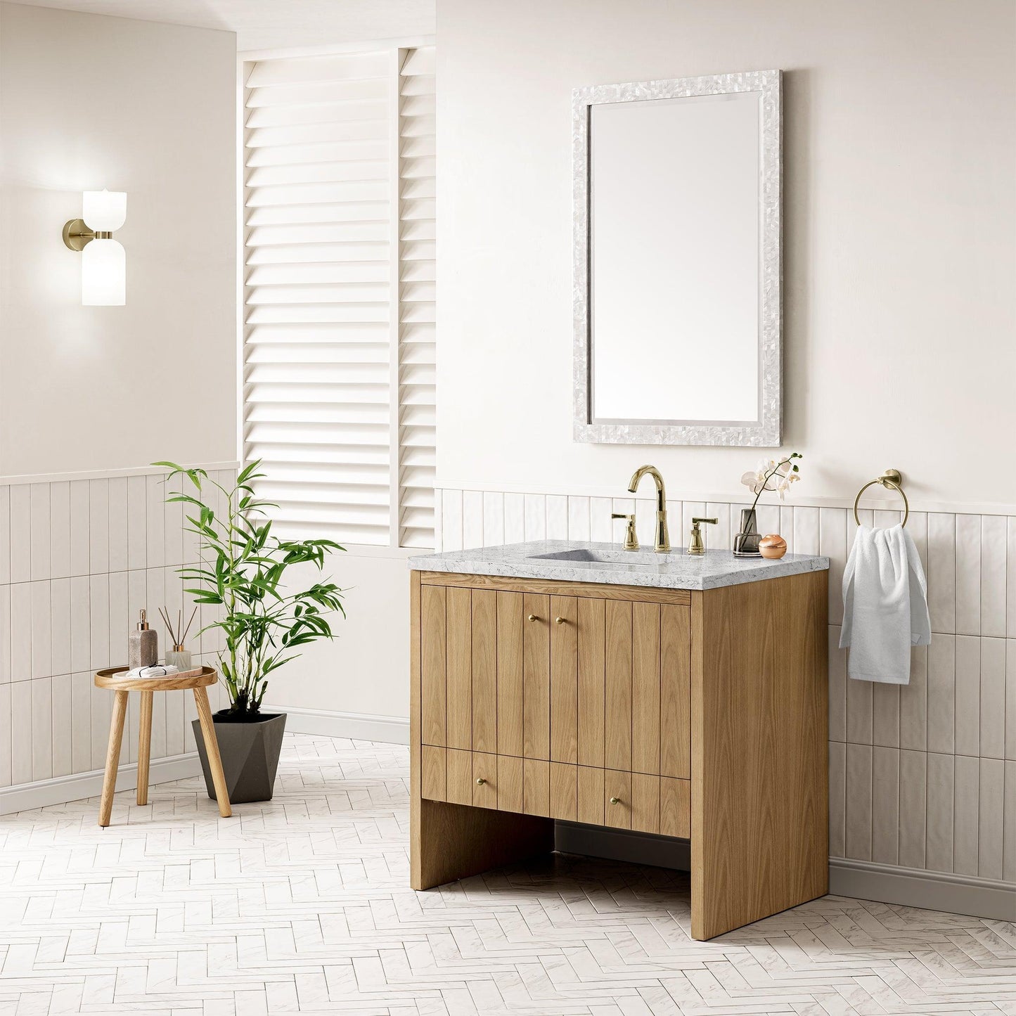 James Martin Vanities Hudson 36" Light Natural Oak Single Vanity With 3cm Eternal Jasmine Pearl Top