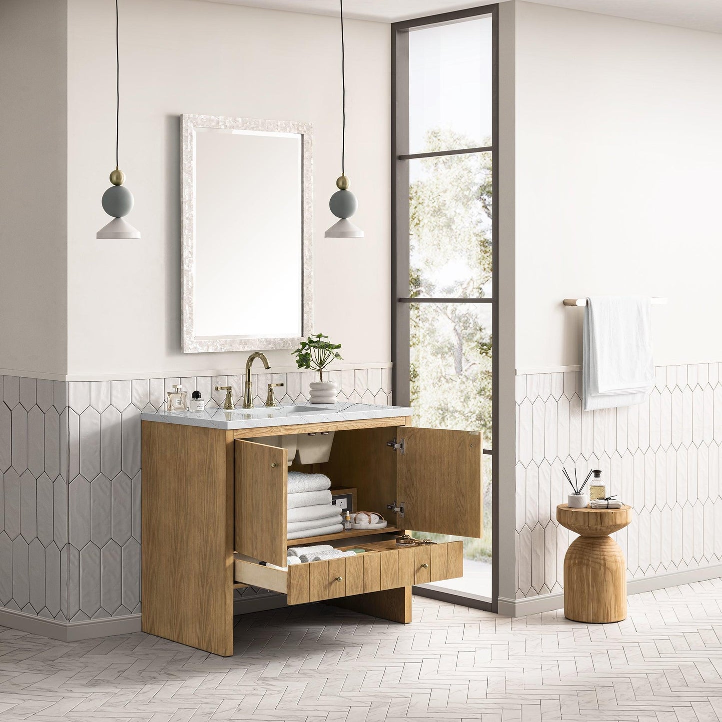 James Martin Vanities Hudson 36" Light Natural Oak Single Vanity With 3cm Ethereal Noctis Top