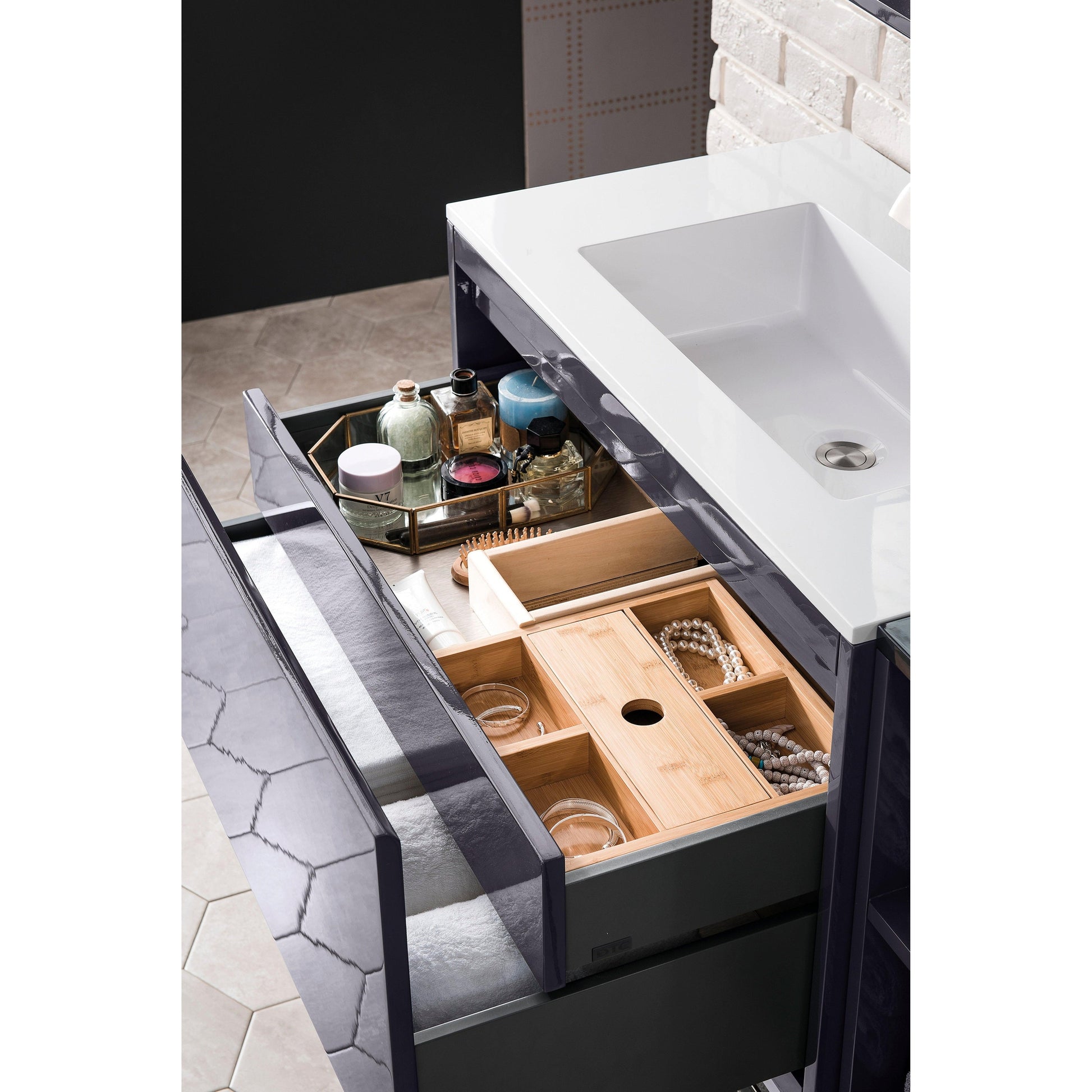 James Martin Vanities Milan 31.5" Modern Grey Glossy, Glossy White Single Vanity Cabinet With Glossy White Composite Top