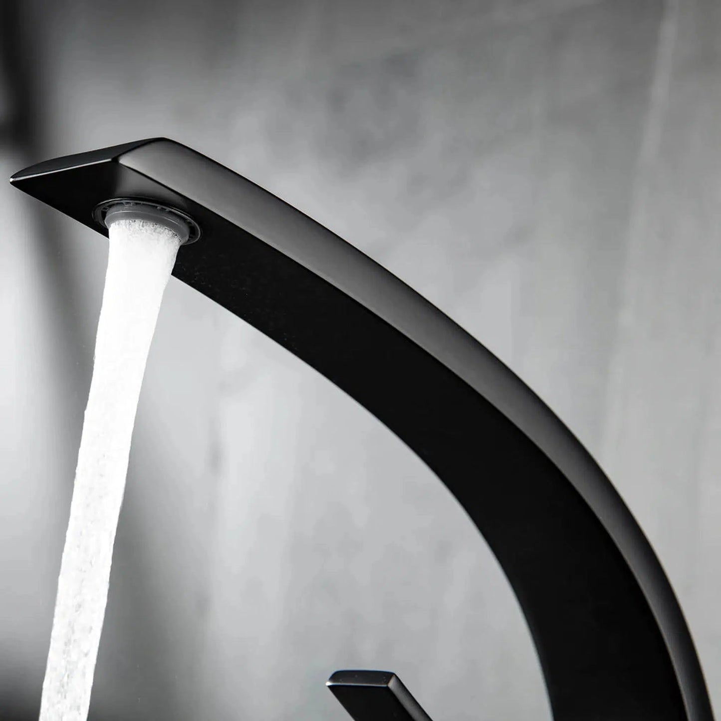 RBROHANT RB0725 Single Hole Matte Black Solid Brass Deck Mounted Bathroom Faucet