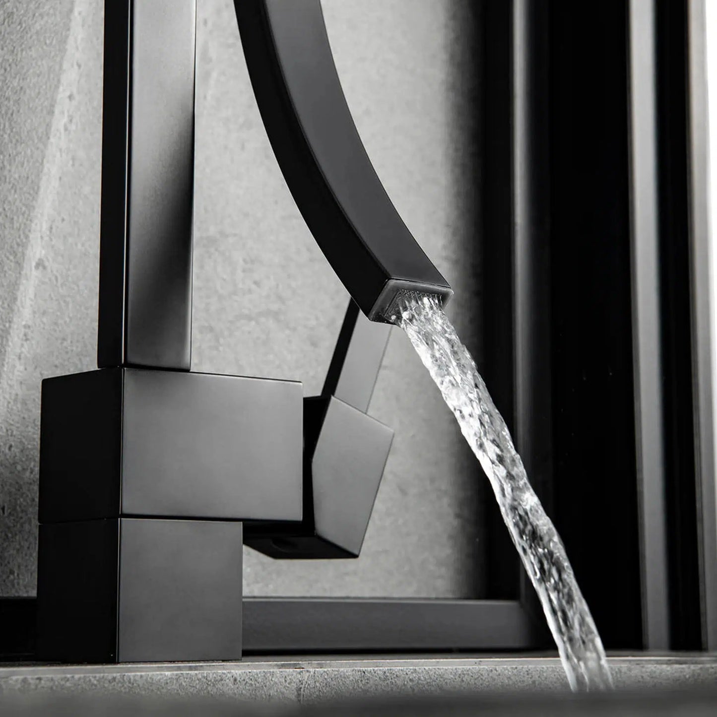RBROHANT RB0762 Single Hole Matte Black Solid Brass Deck Mounted Bathroom Faucet
