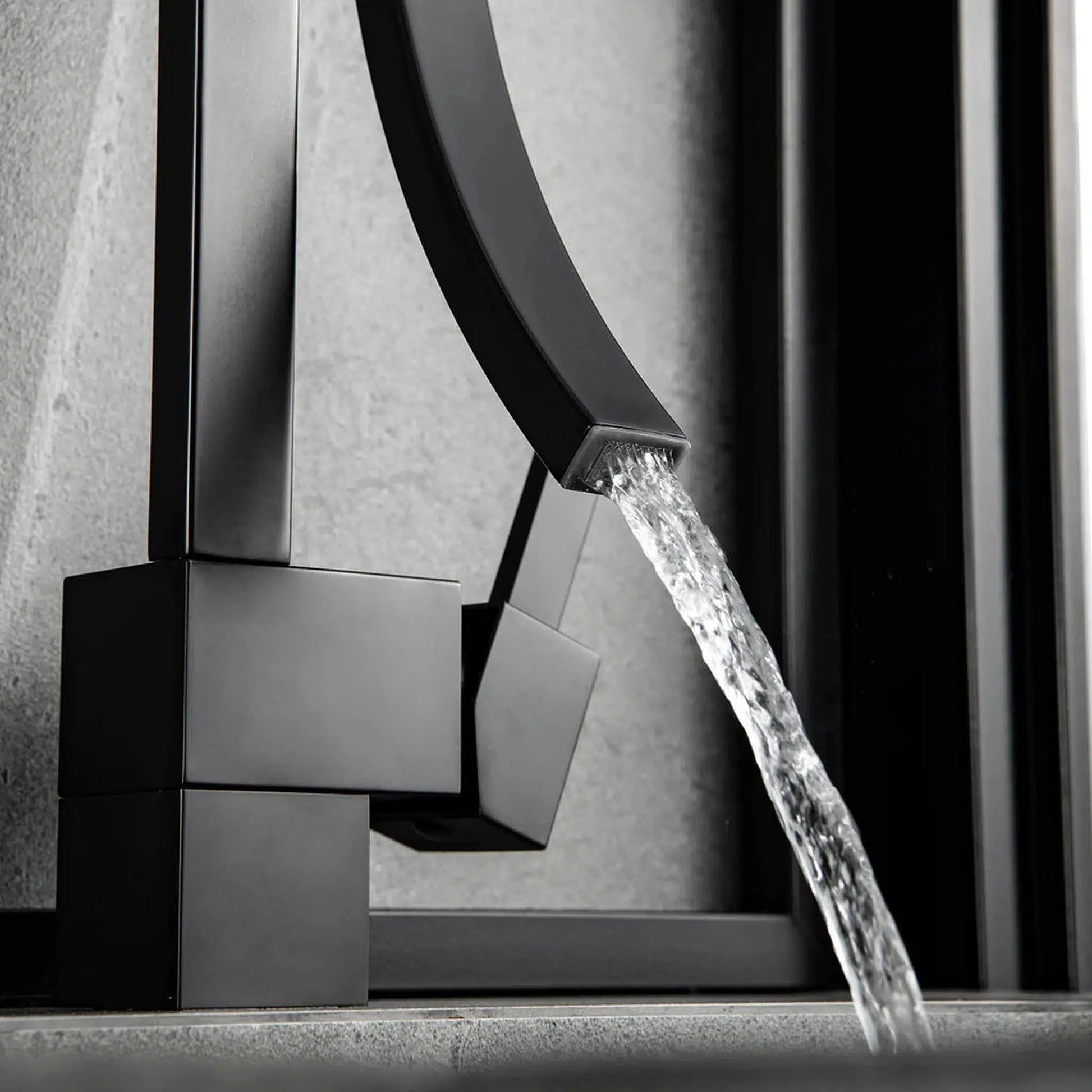 RBROHANT RB0762 Single Hole Matte Black Solid Brass Deck Mounted Bathroom Faucet