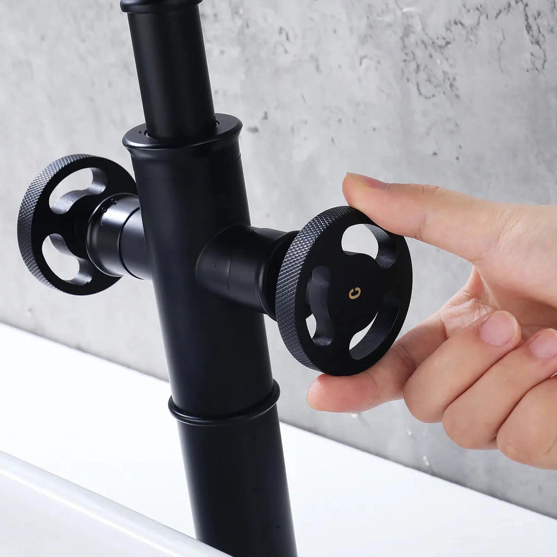 RBROHANT RB0903 Single Hole Matte Black Solid Brass Deck Mounted Bathroom Faucet