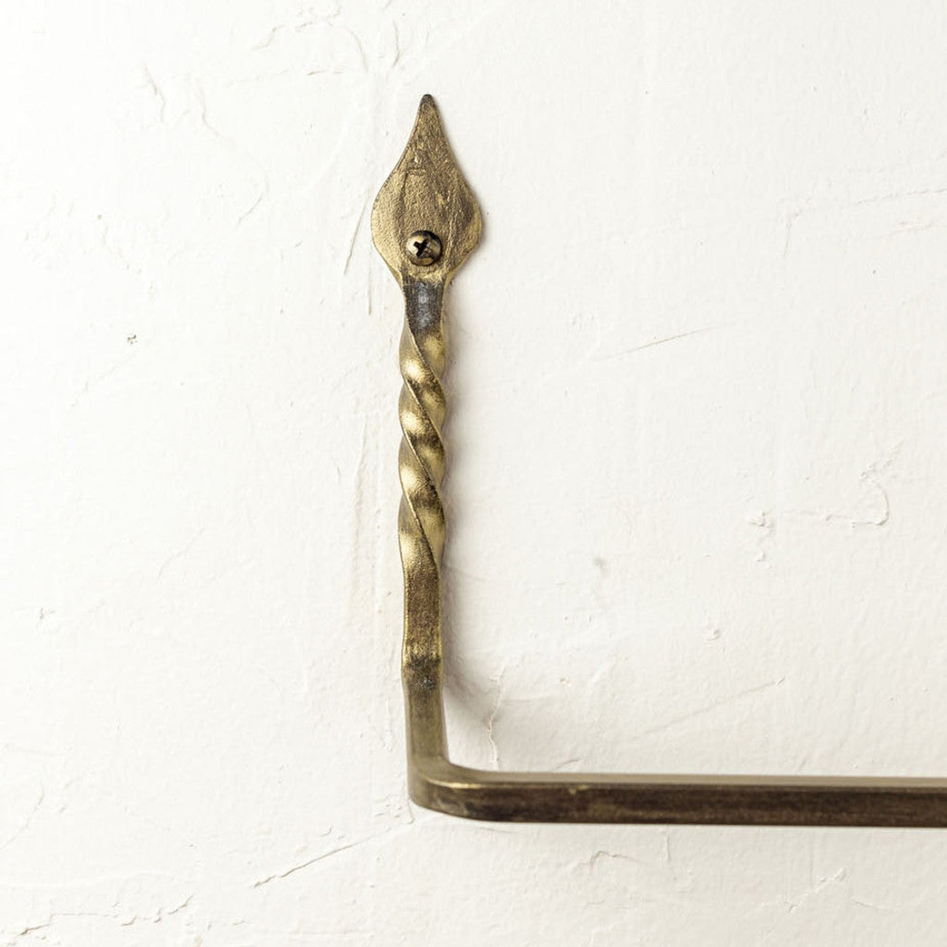 Stone County Ironworks Tulip Twist 8" Woodland Brown Iron Tissue Holder