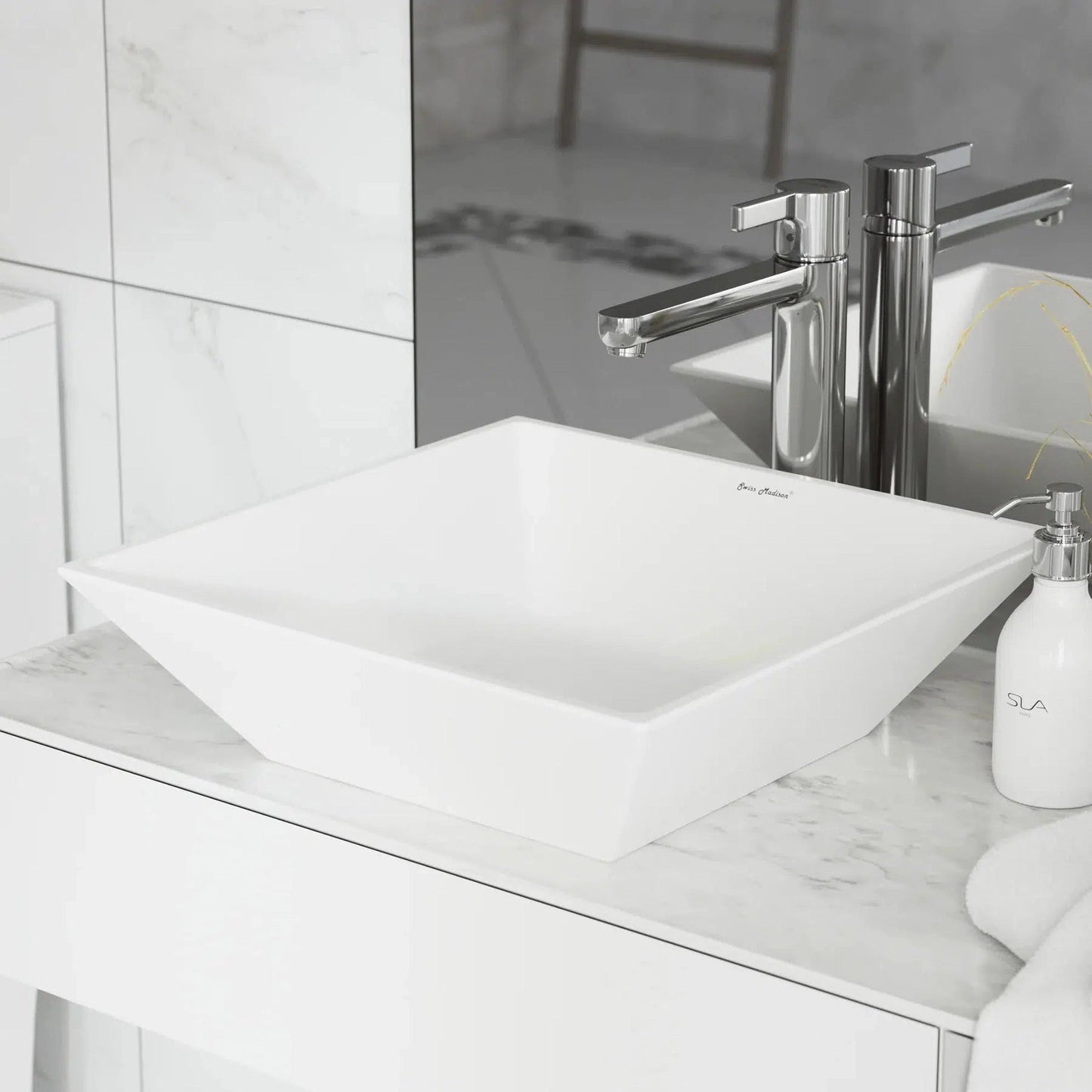 Swiss Madison St Tropez 16" x 16" White Square Ceramic Vessel Bathroom Sink