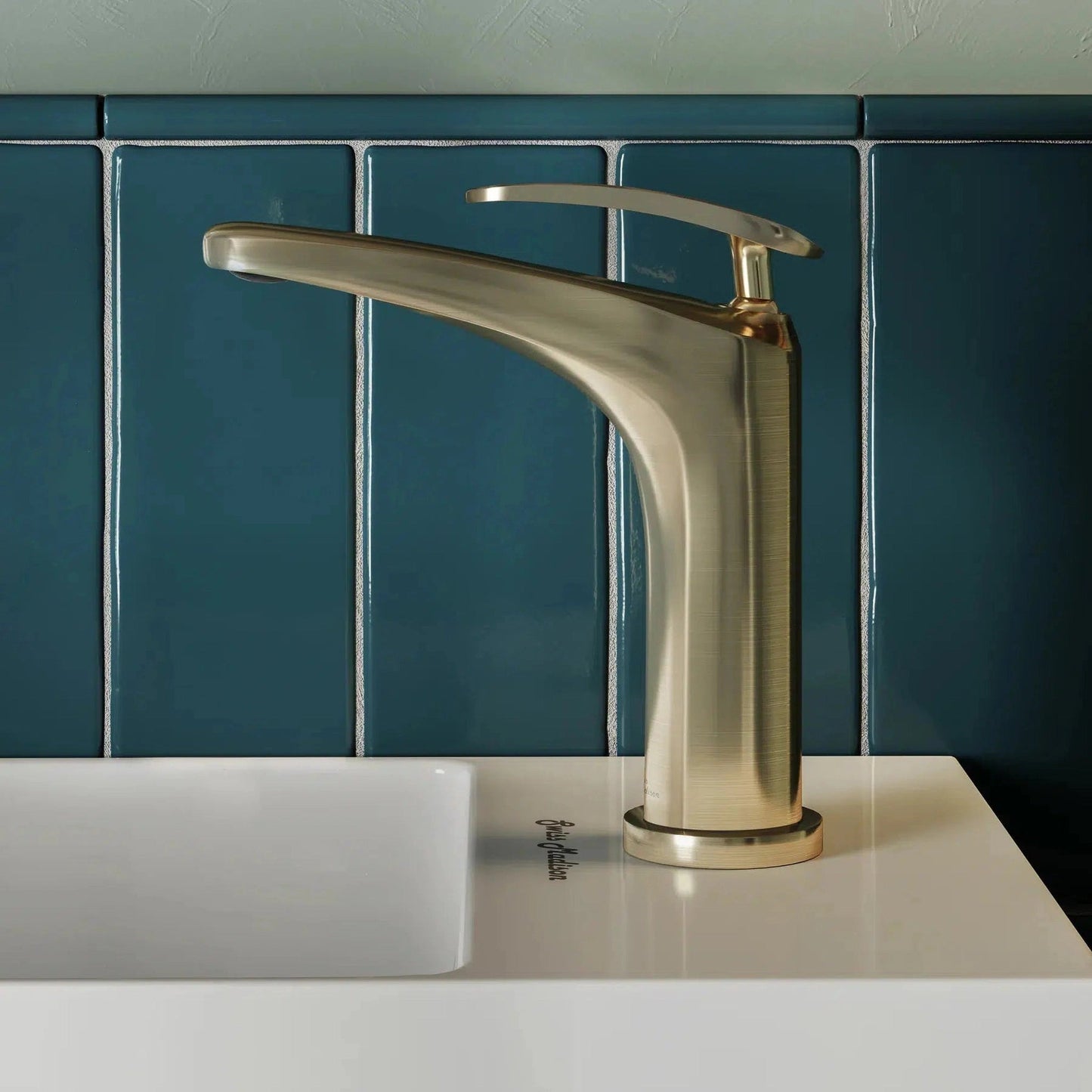 Swiss Madison Sublime 7" Brushed Gold Single Hole Bathroom Faucet With Flow Rate of 1.2 GPM