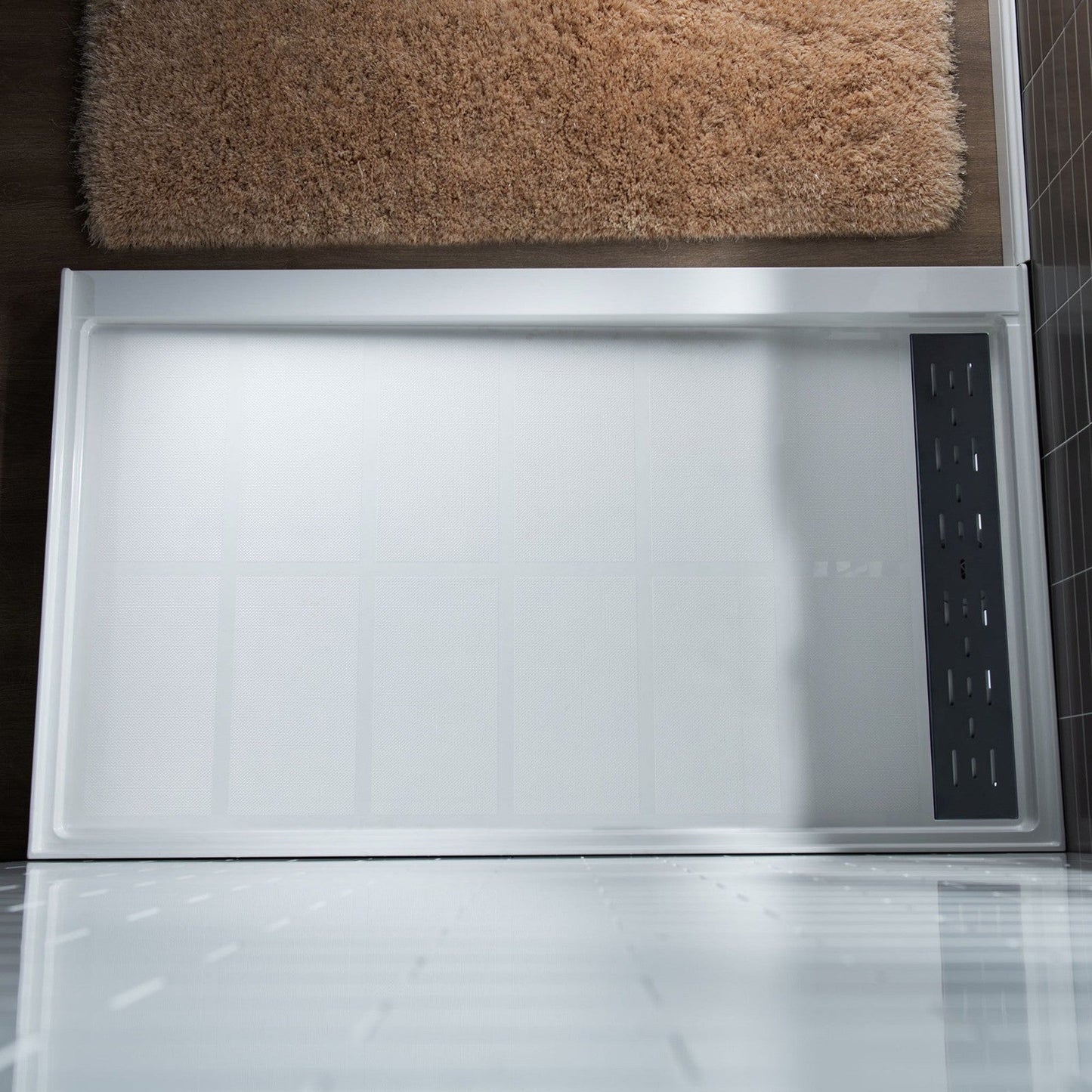 WoodBridge 60" x 36" White Solid Surface Right Drain Location Matte Black Trench Cover Shower Base With MSDC6062-MBL Frameless Shower Door and SWP603696-2-SU-H Matte Gray Vertical Pattern 3-Panel Shower Wall Kit