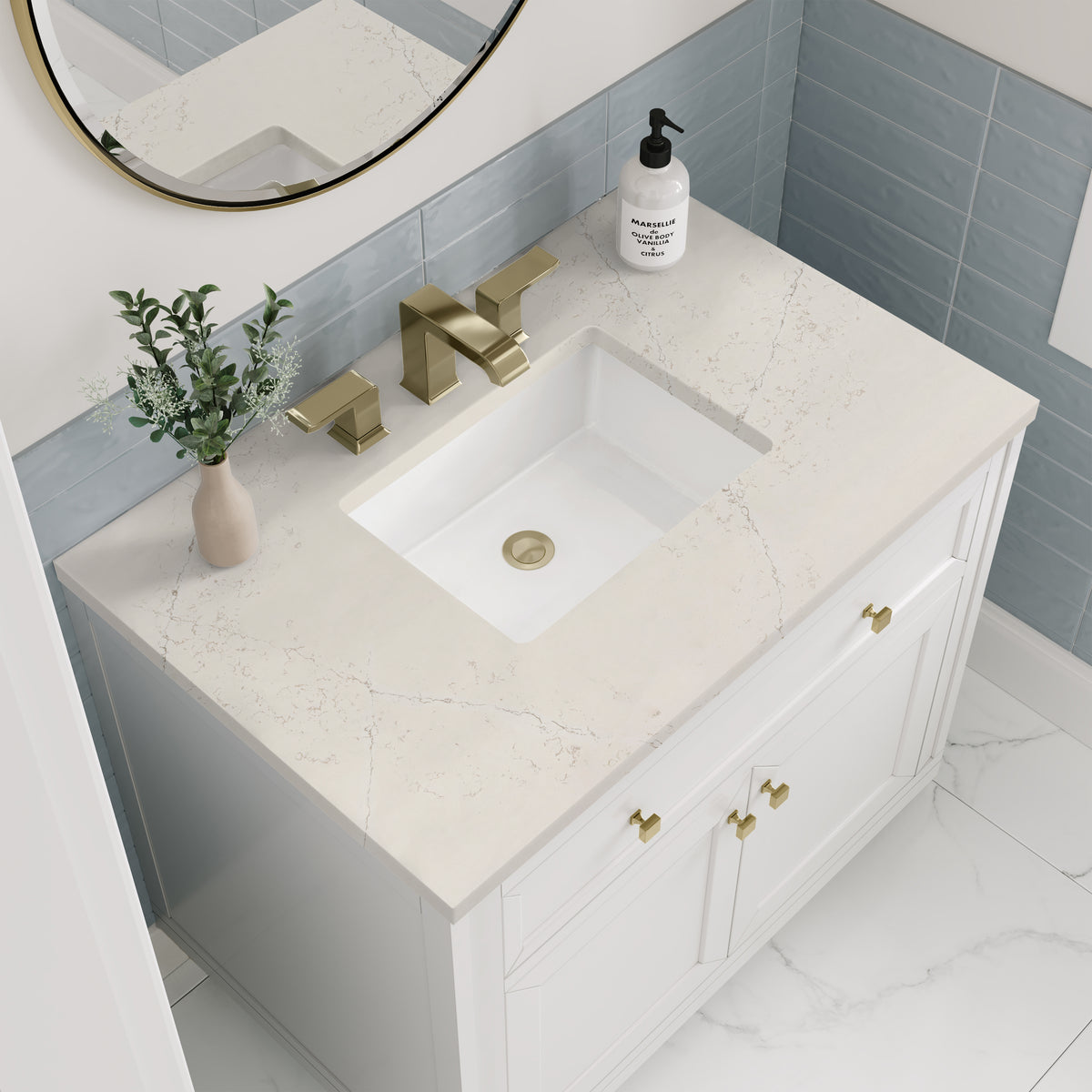 James Martin Vanities Chicago 36" Glossy White Single Vanity With 3 CM Siberian Silestone Top