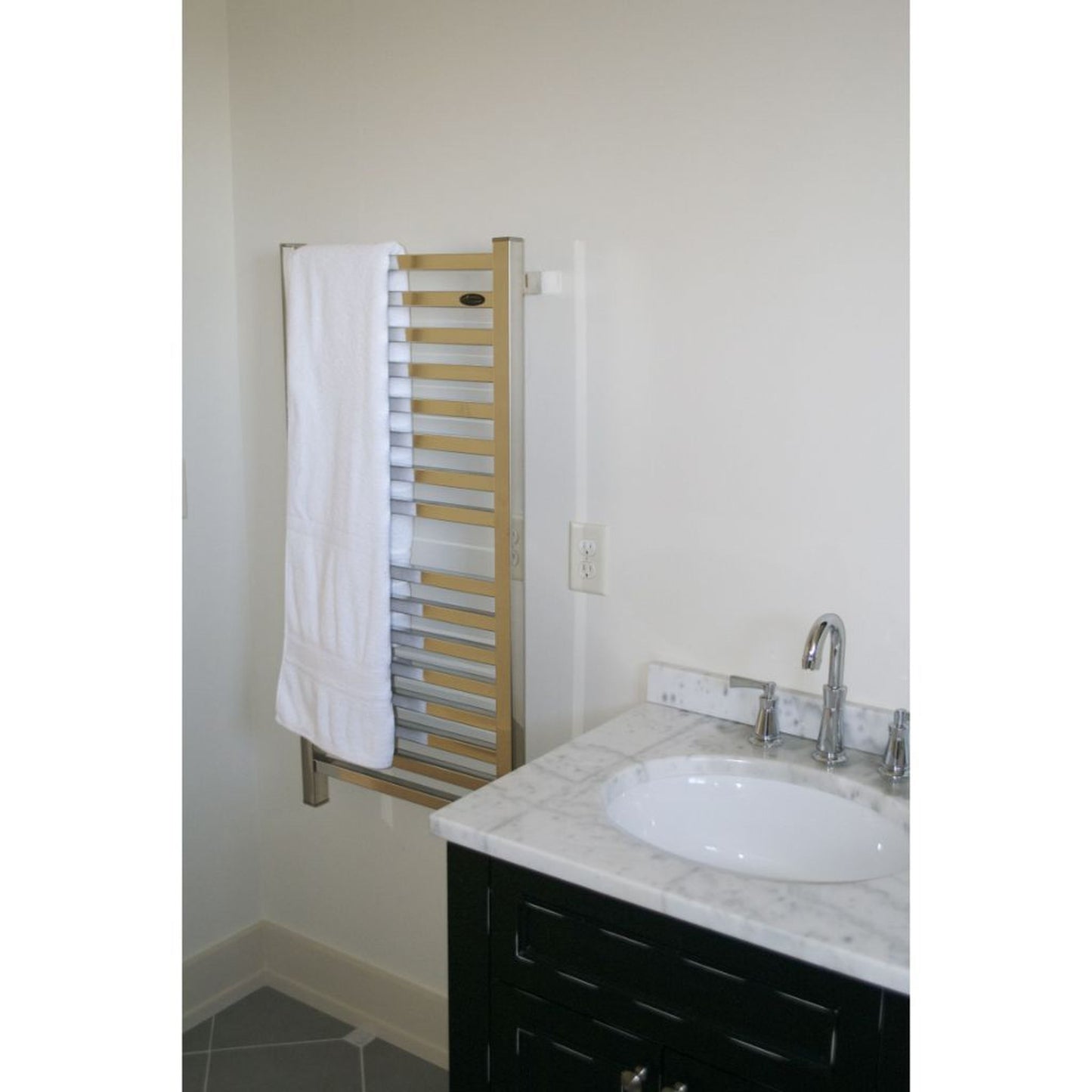 Amba Quadro 20" x 42" 16-Bar Polished Stainless Steel Hardwired Towel Warmer With Digital Heat Controller