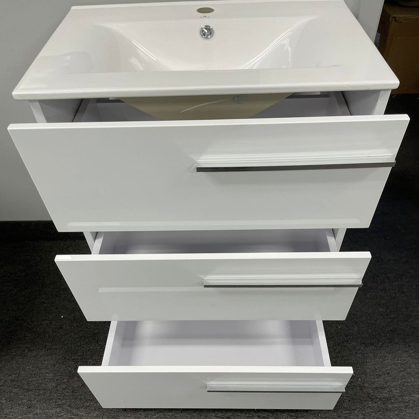 Eviva Oliver 24" x 34" White Freestanding Bathroom Vanity With Skirt and White Integrated Porcelain Sink