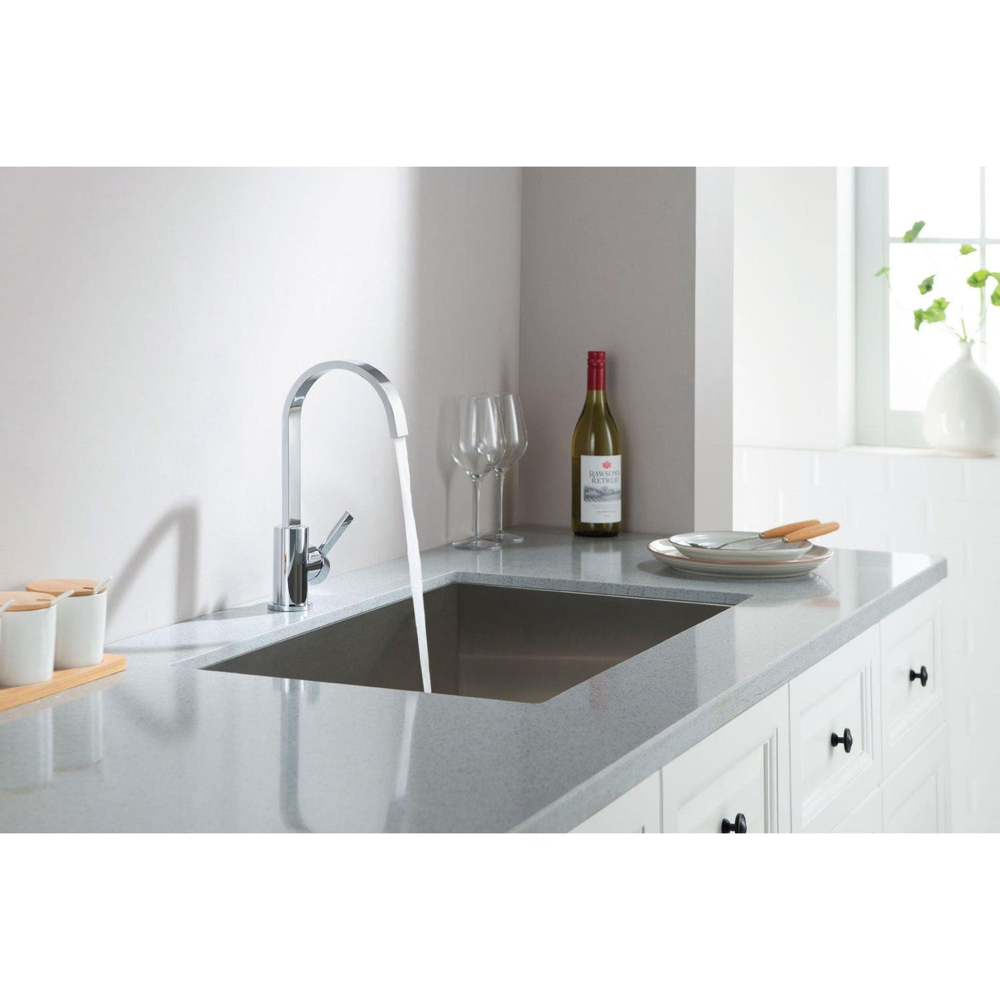 Flusso Faucets Serie 145 10" Single-Hole Chrome Solid Brass Deck-Mounted Sink Faucet With Swivel Spout