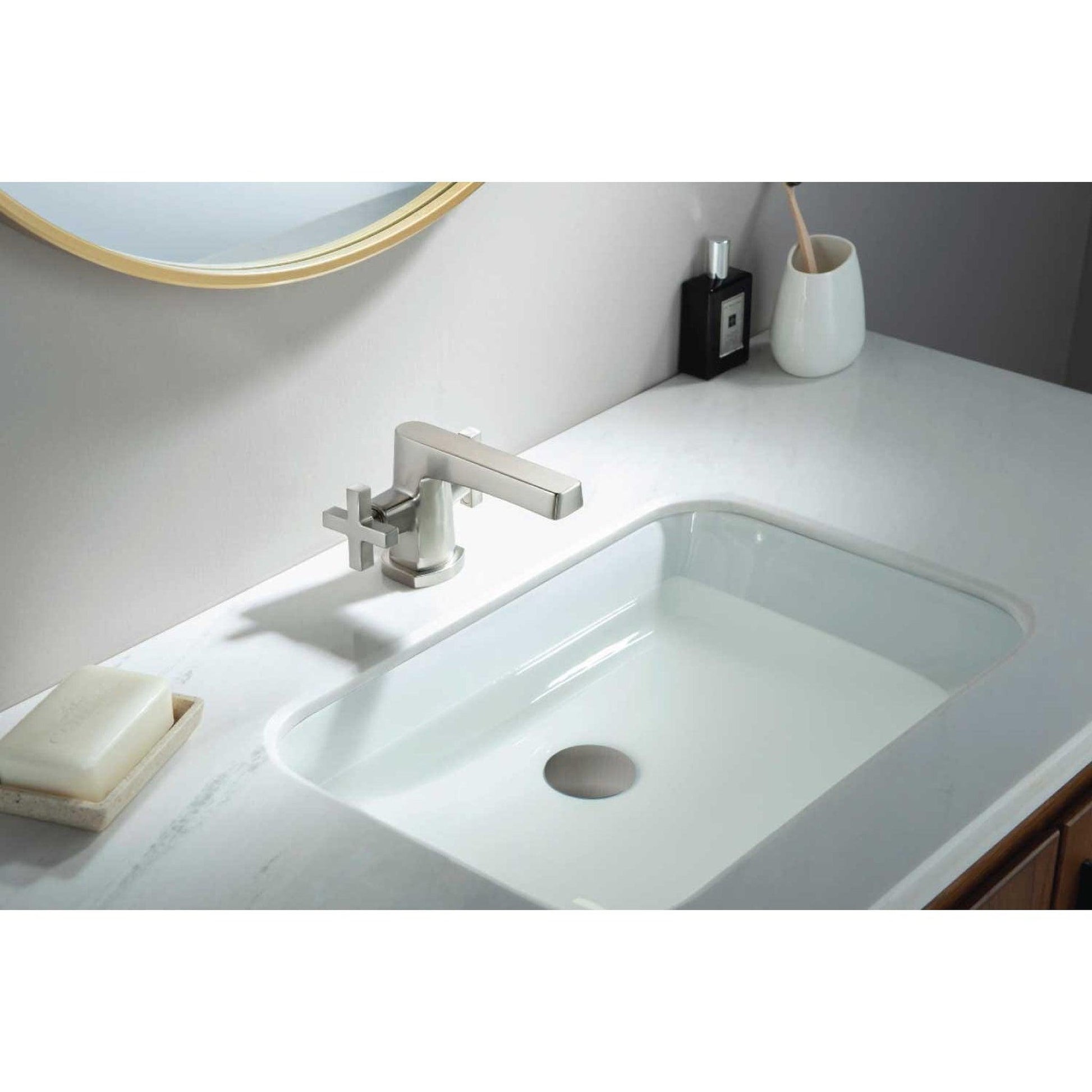 Flusso Faucets Serie 240 4" Two-Handle Single-Hole Chrome Deck-Mounted Bathroom Sink Faucet With Pop-Up Drain