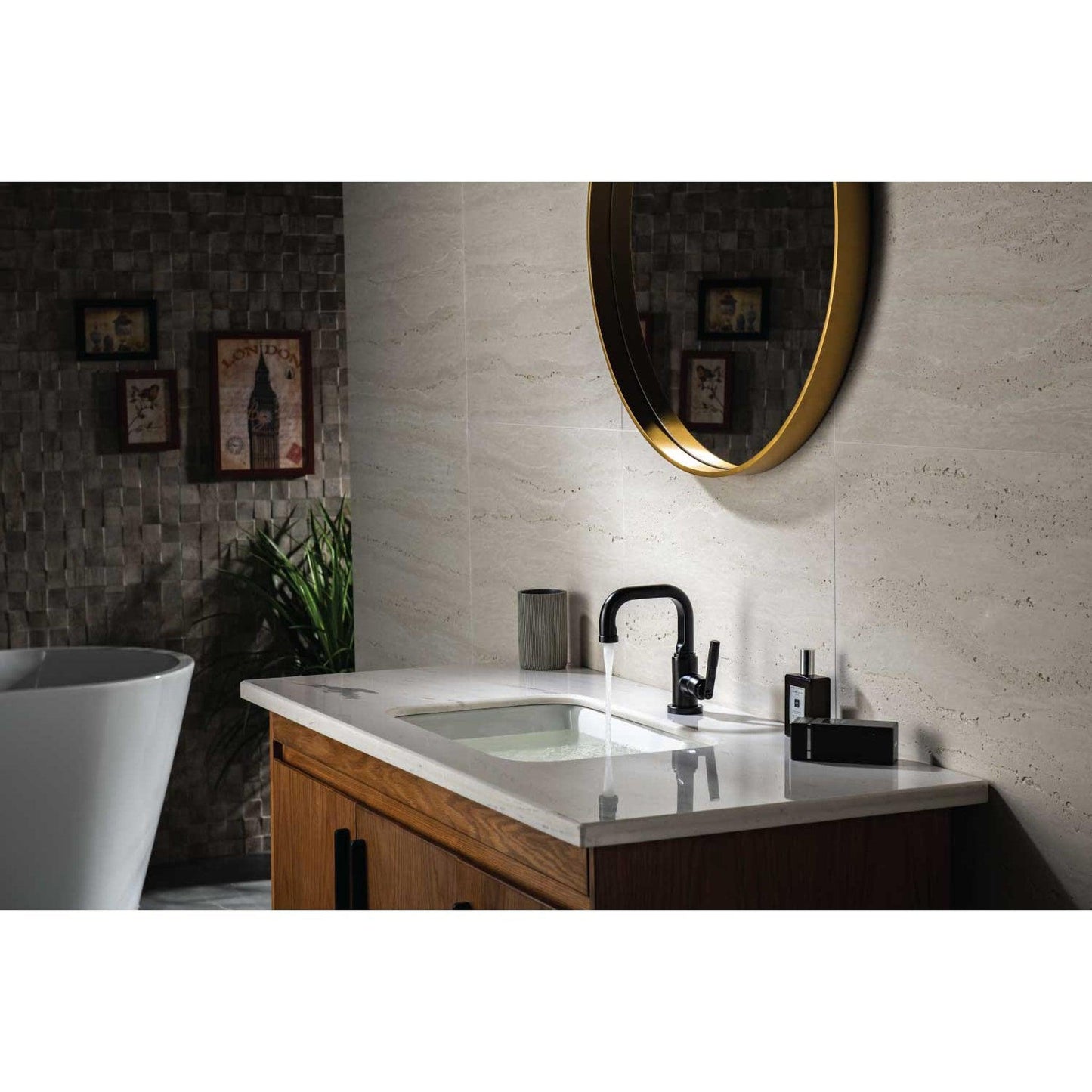 Flusso Faucets Serie 250 8" Single-Hole Matte Black Deck-Mounted Bathroom Sink Faucet With Pop-Up Drain