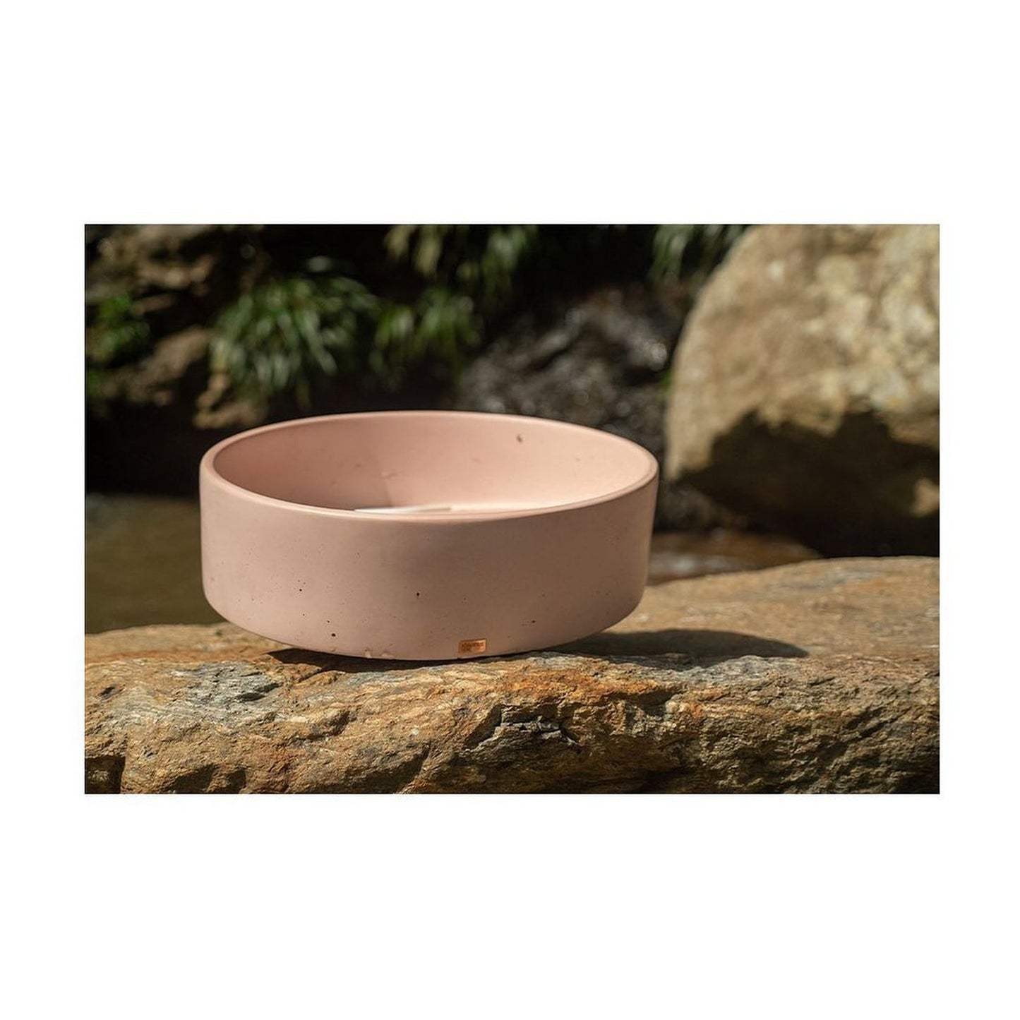 Konkretus Dal01 15" Coral Light Red Top Mount Round Vessel Concrete Bathroom Sink