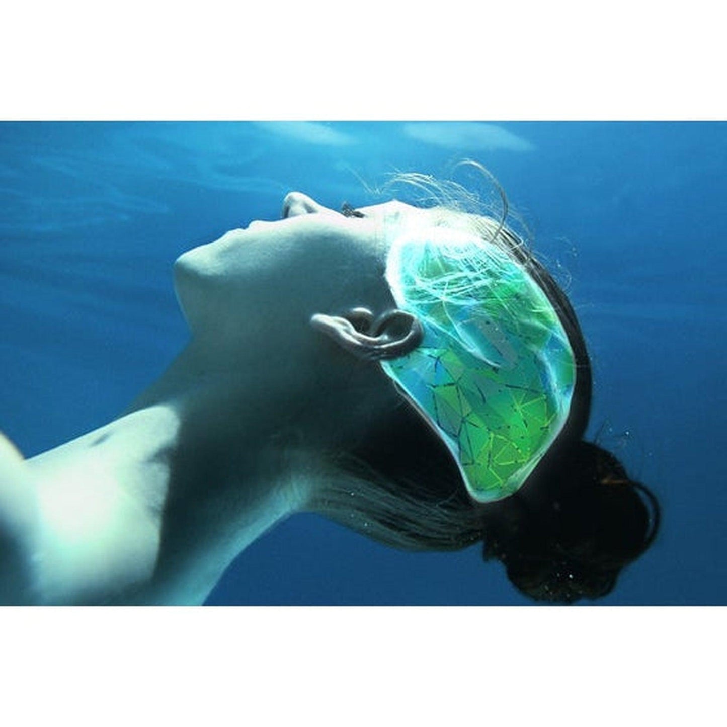 TOTO Gloss White Freestanding Zero Gravity Flotation Bathtub With Hydrohands Water Jets